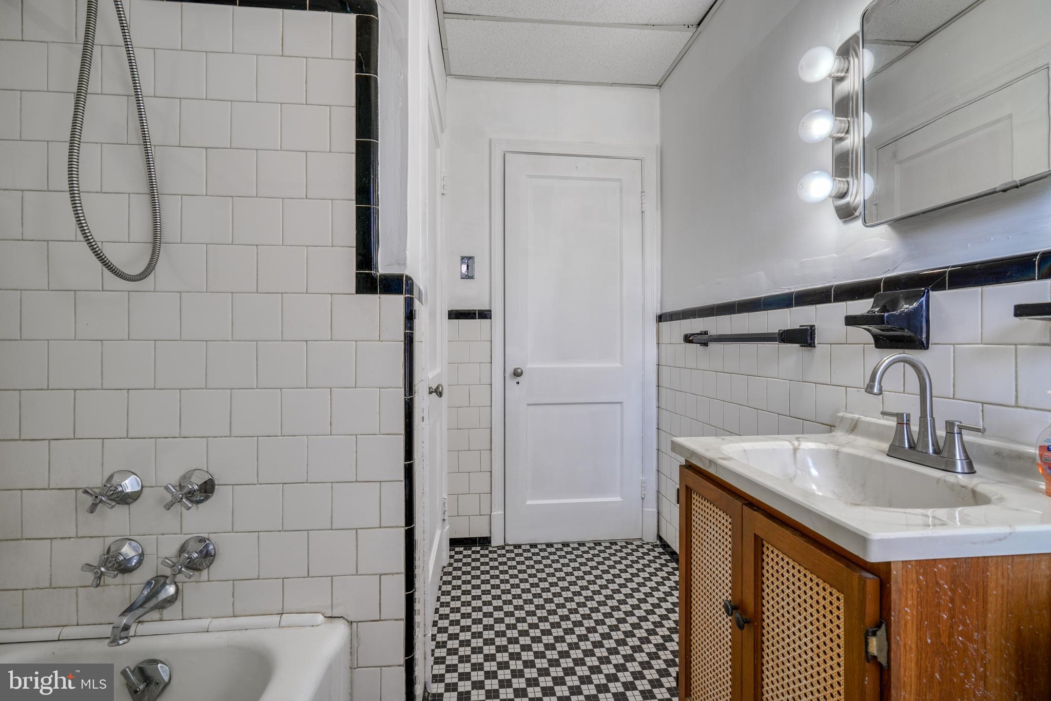 MONDAWMIN - Residential