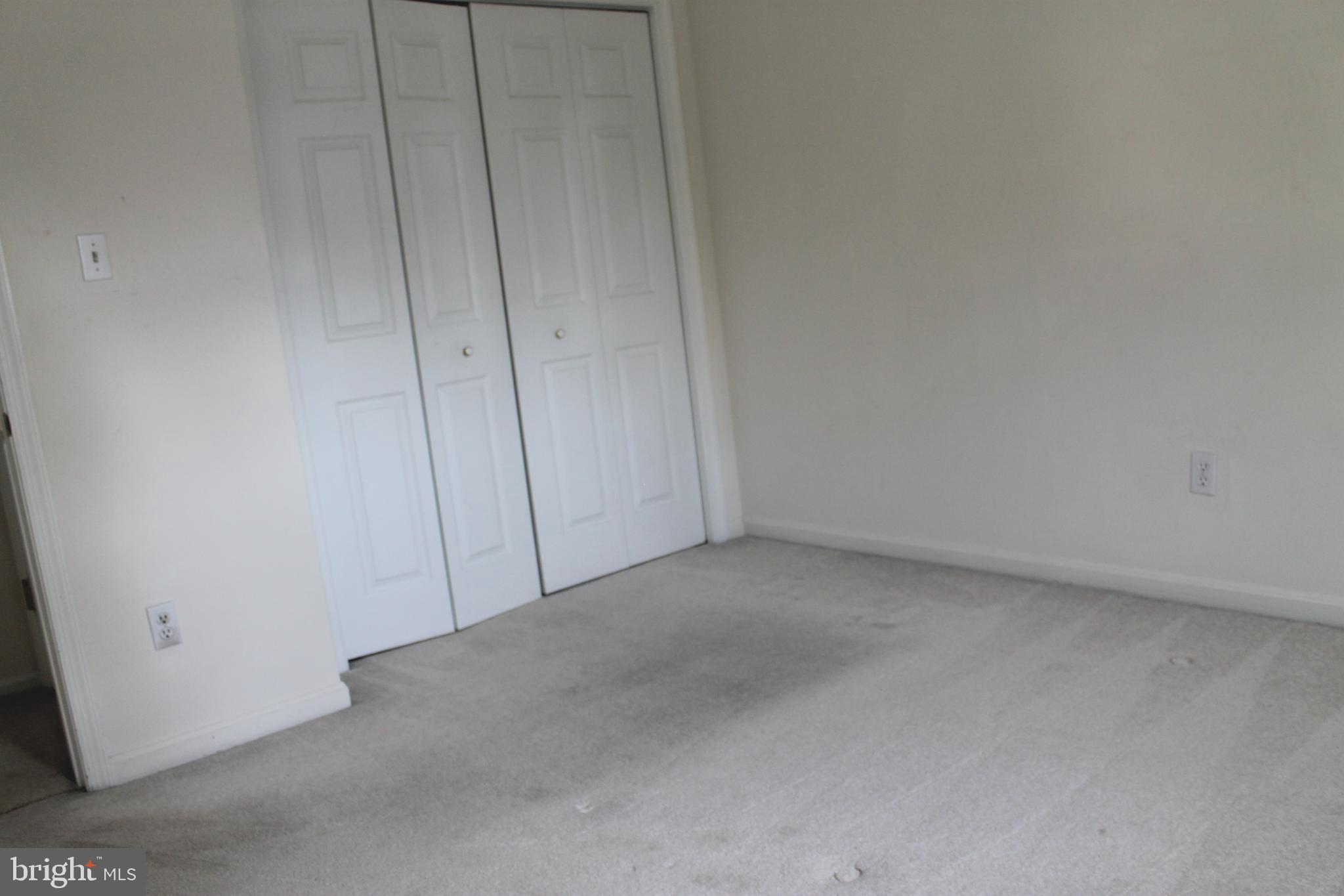 LINTHICUM OAKS - Residential