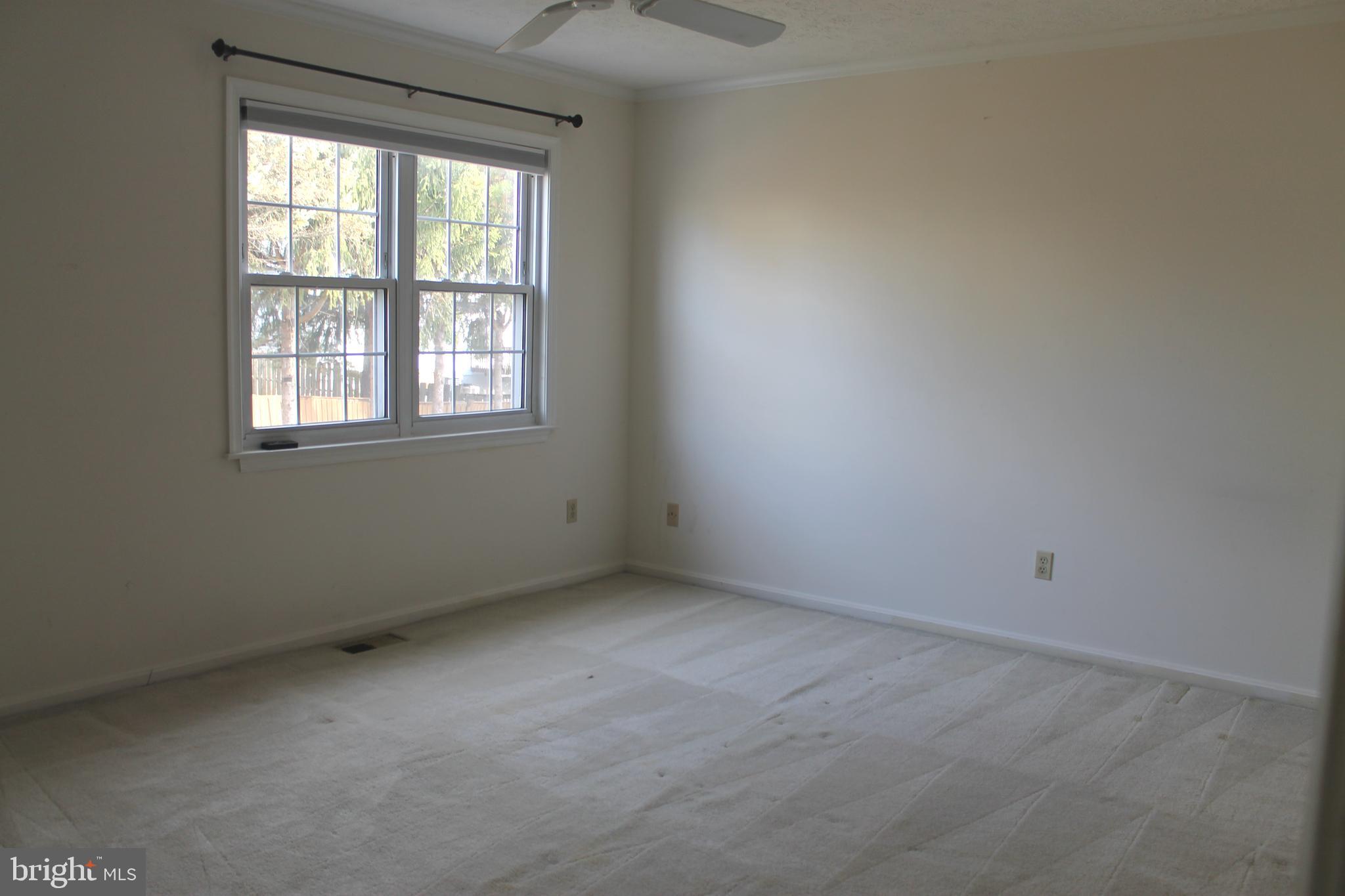 LINTHICUM OAKS - Residential