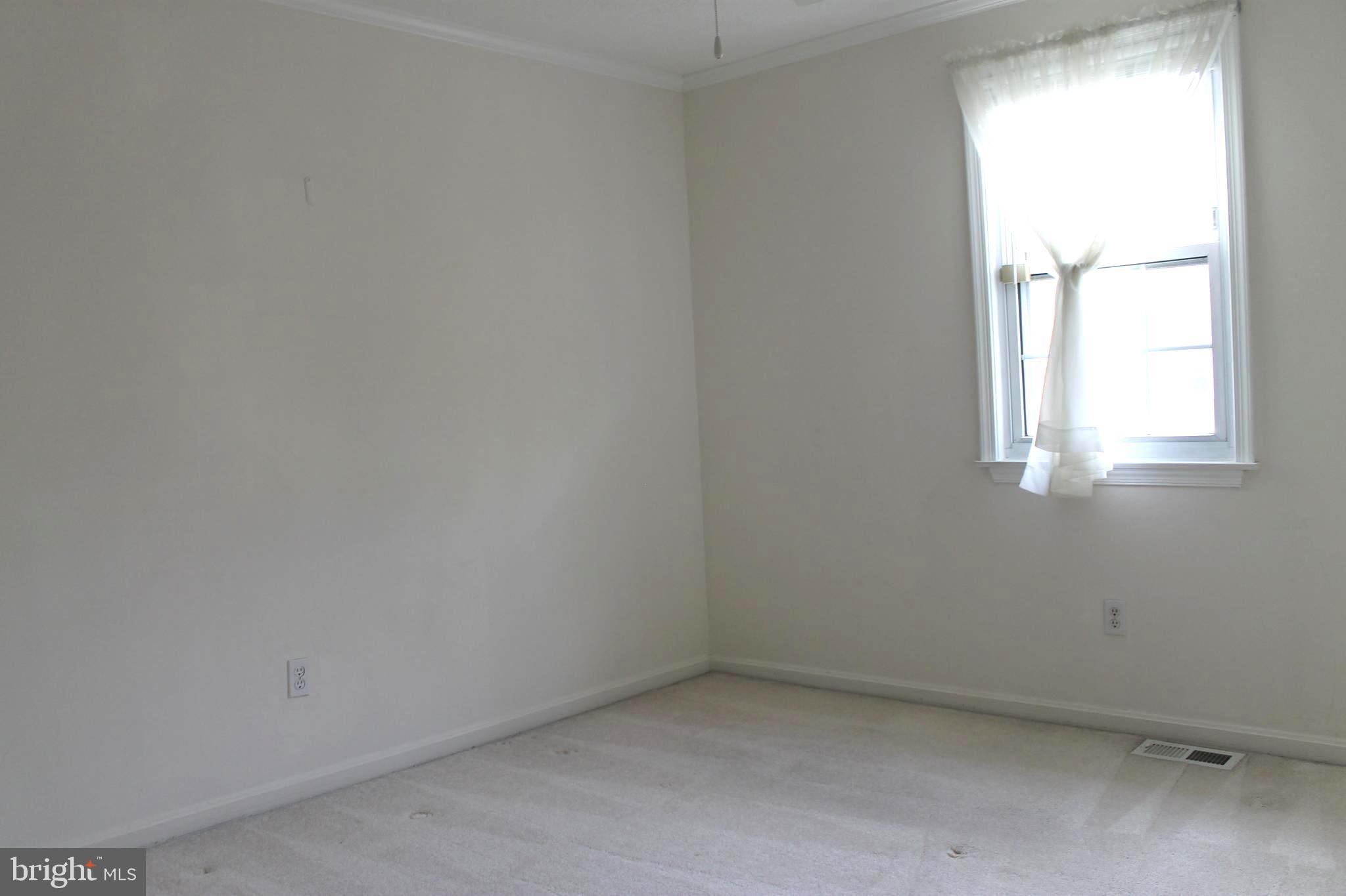 LINTHICUM OAKS - Residential