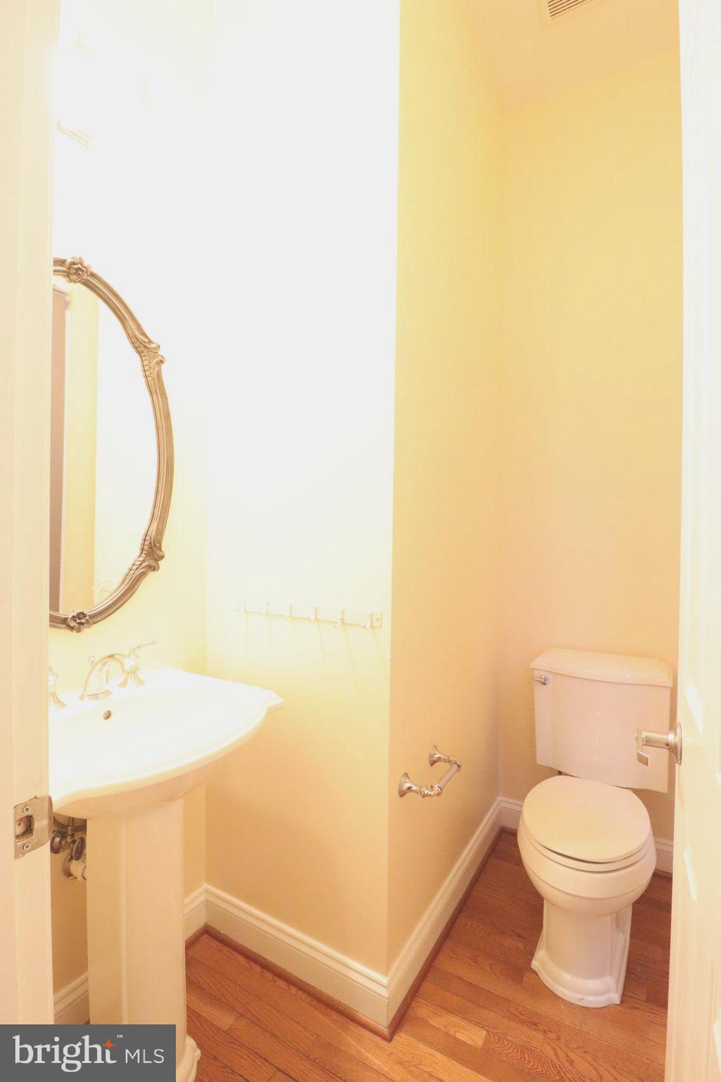 HIDDEN CREEK - Residential Lease