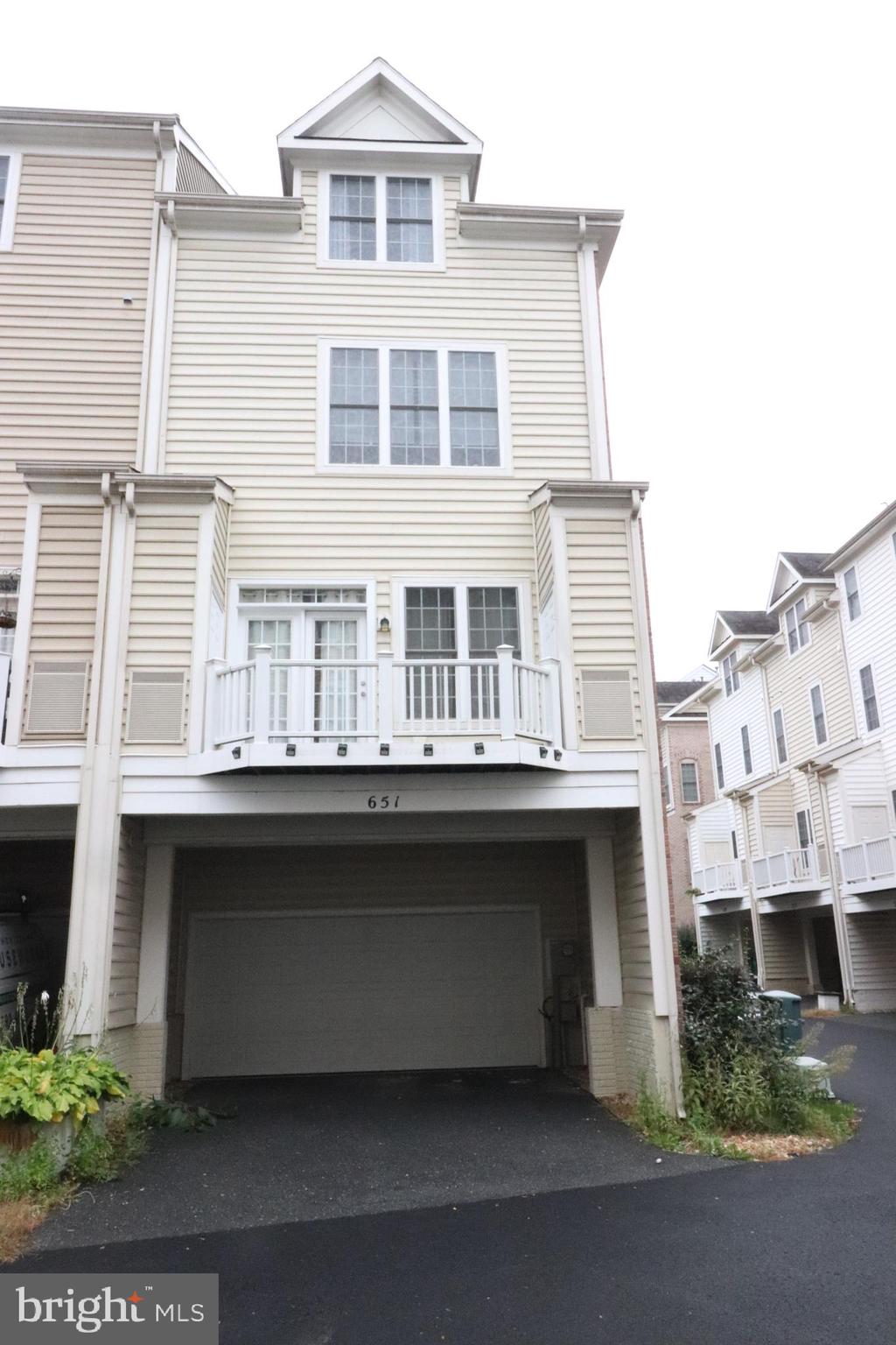 HIDDEN CREEK - Residential Lease