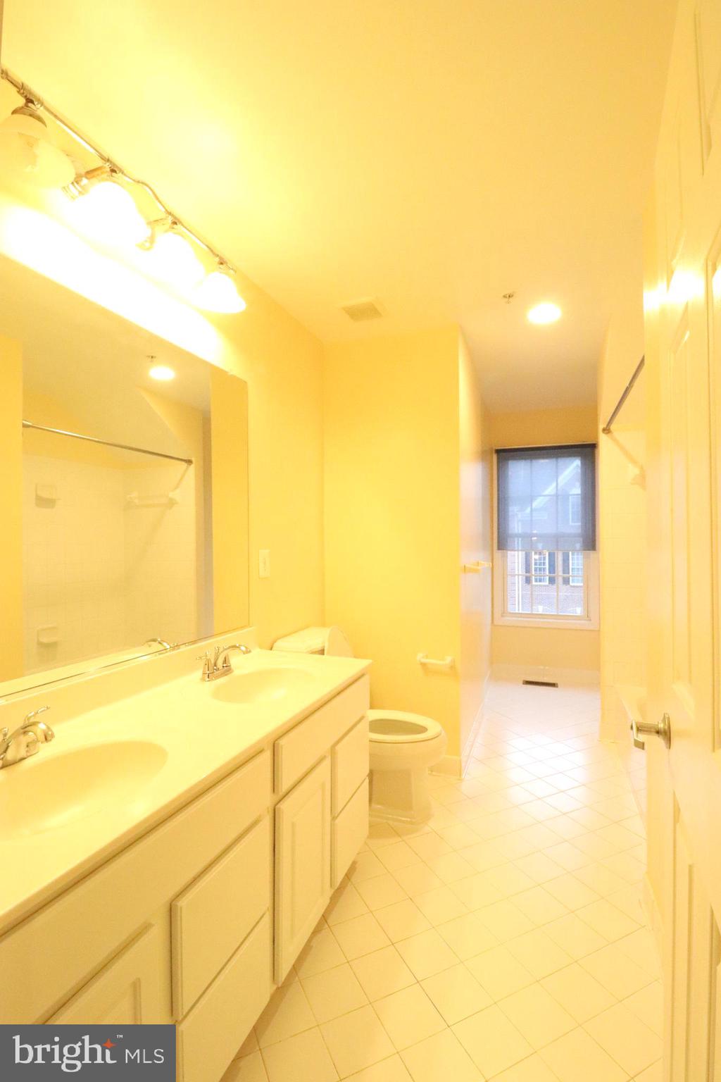 HIDDEN CREEK - Residential Lease