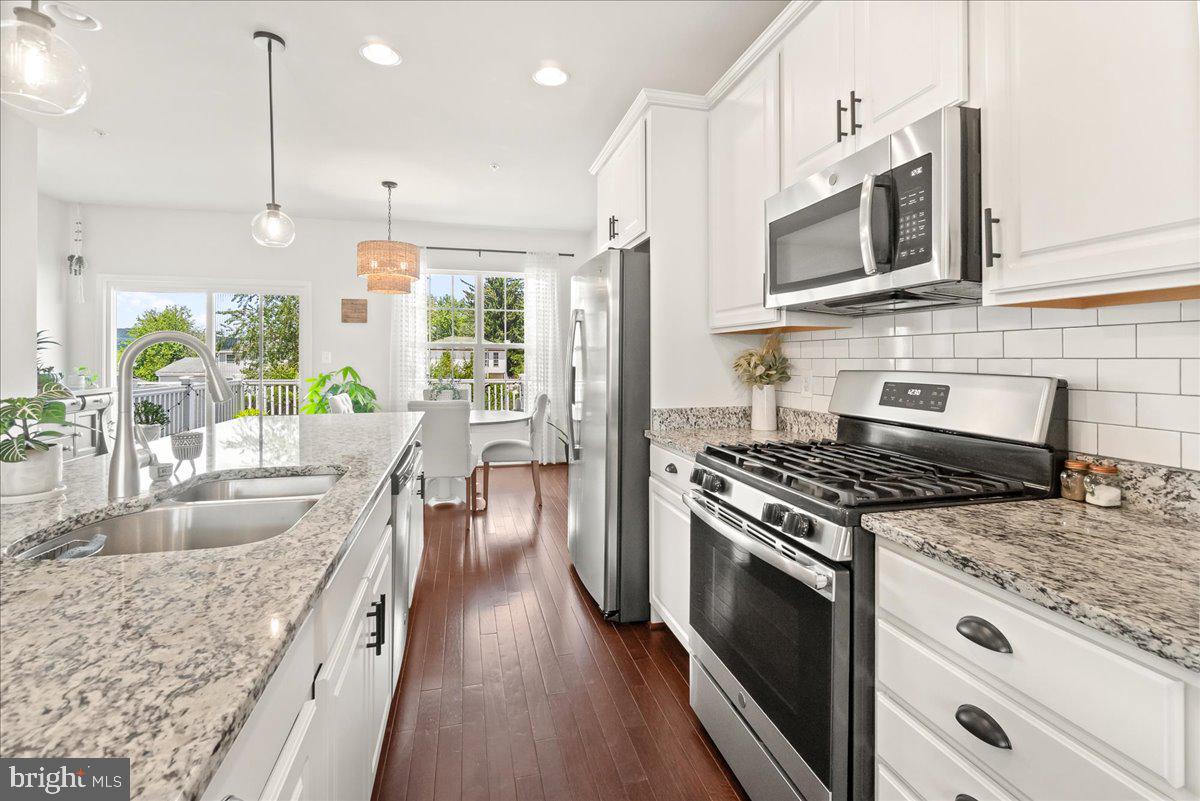 JEFFERSON PLACE - Residential