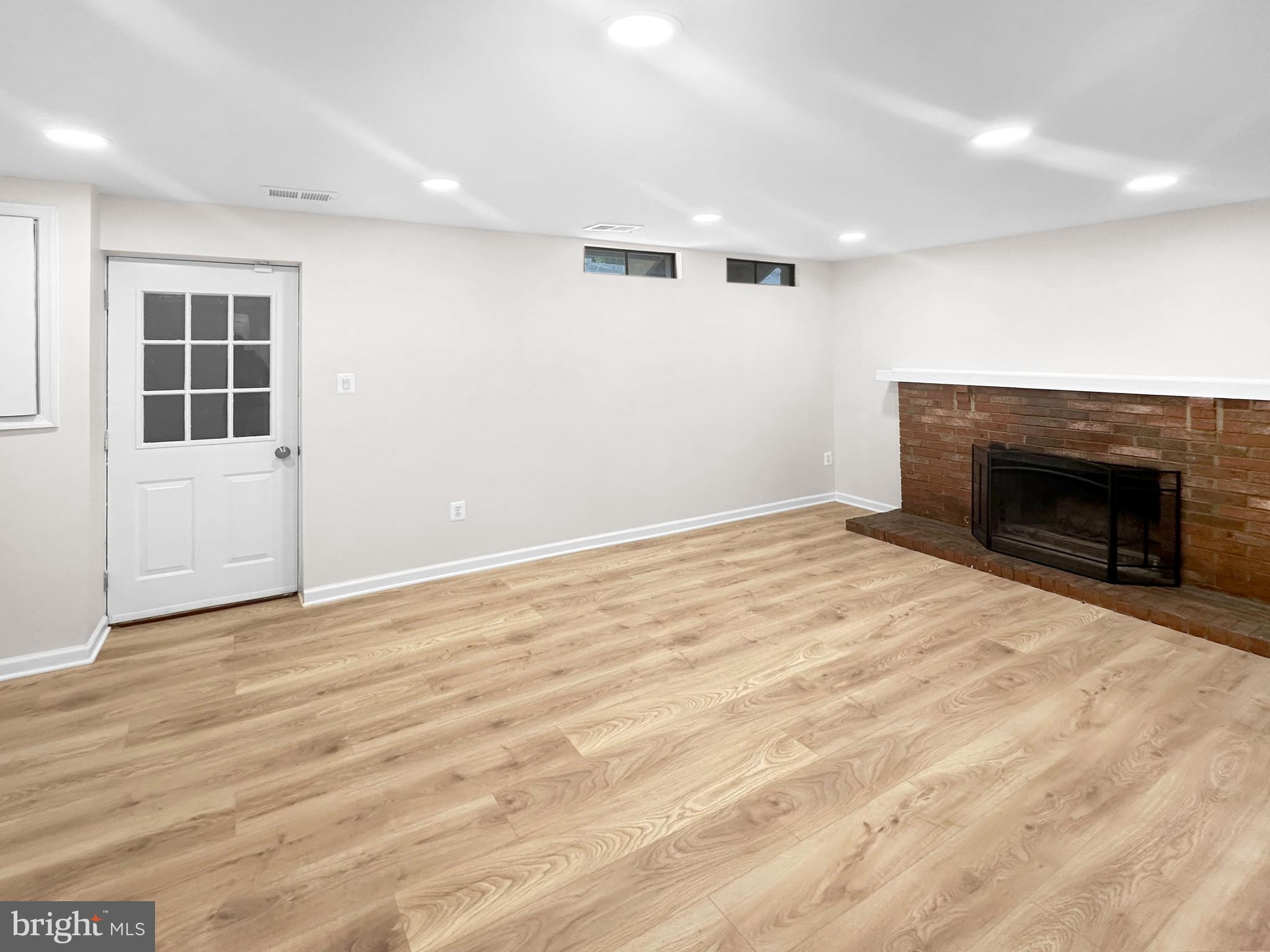 WESTHAMPTON TOWNHOUSES P - Residential Lease