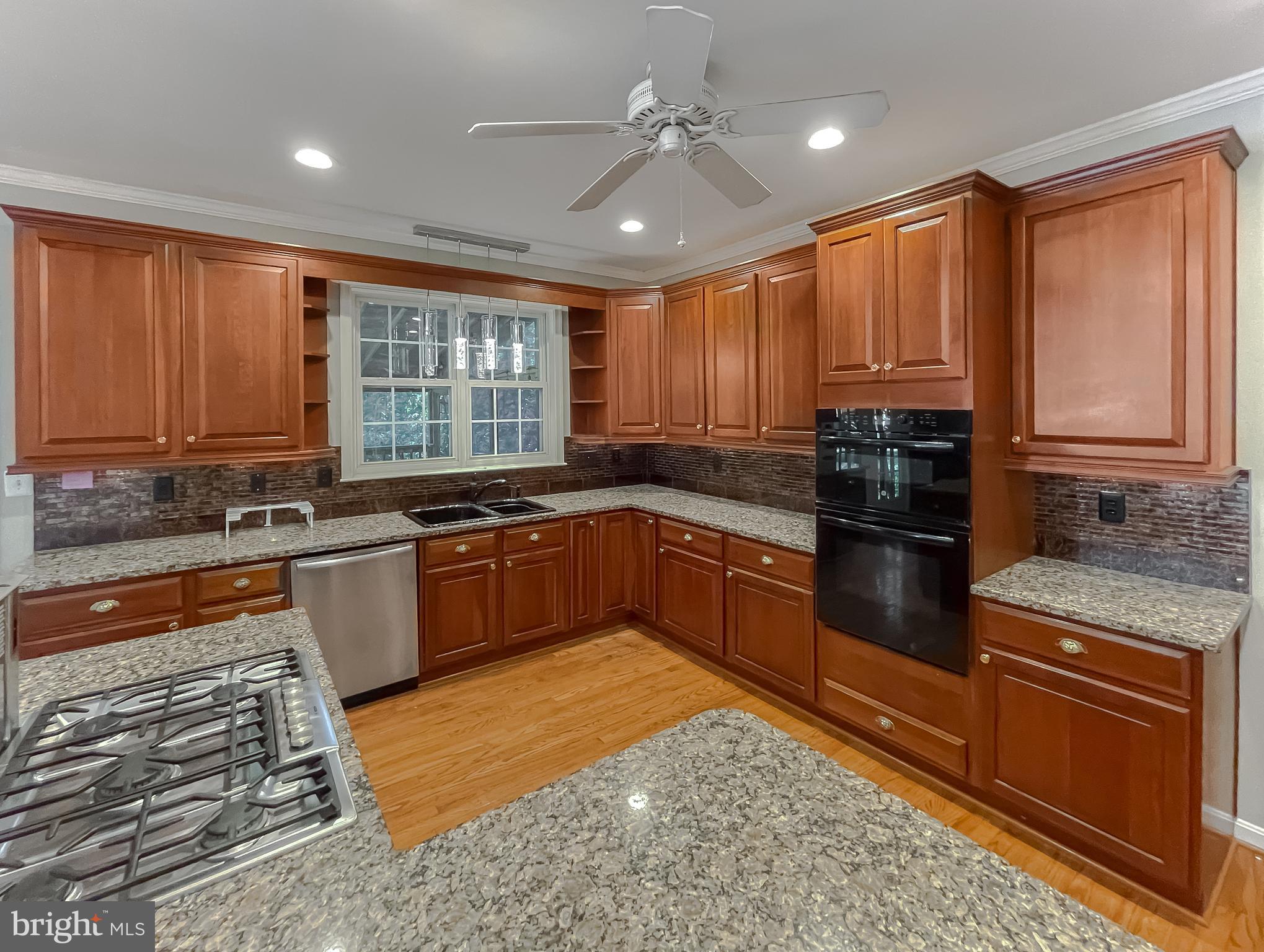 APPLE GROVE ESTATES - Residential