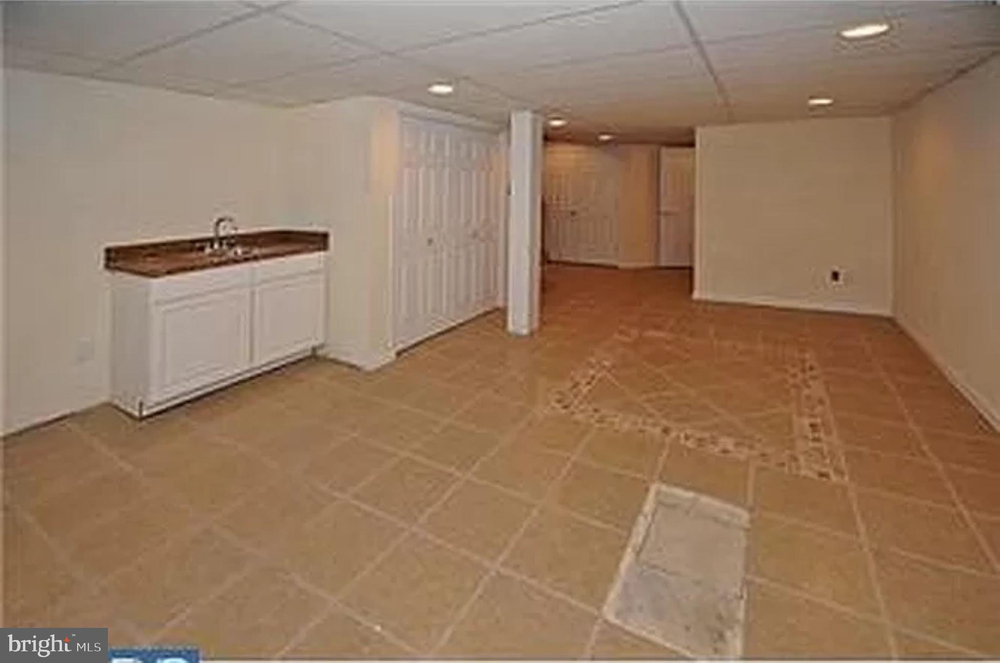 EAST FALLS - Residential