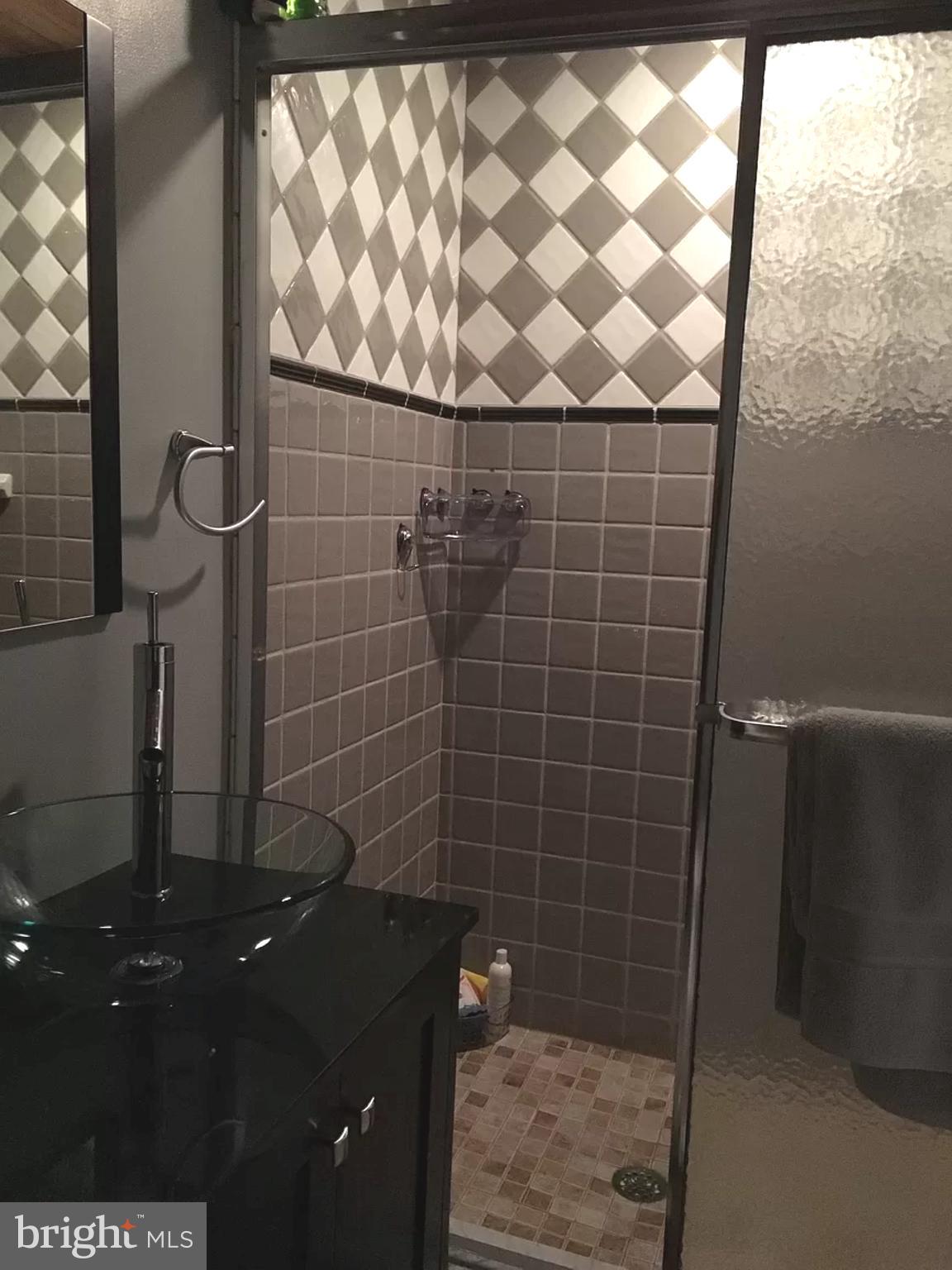 EAST FALLS - Residential