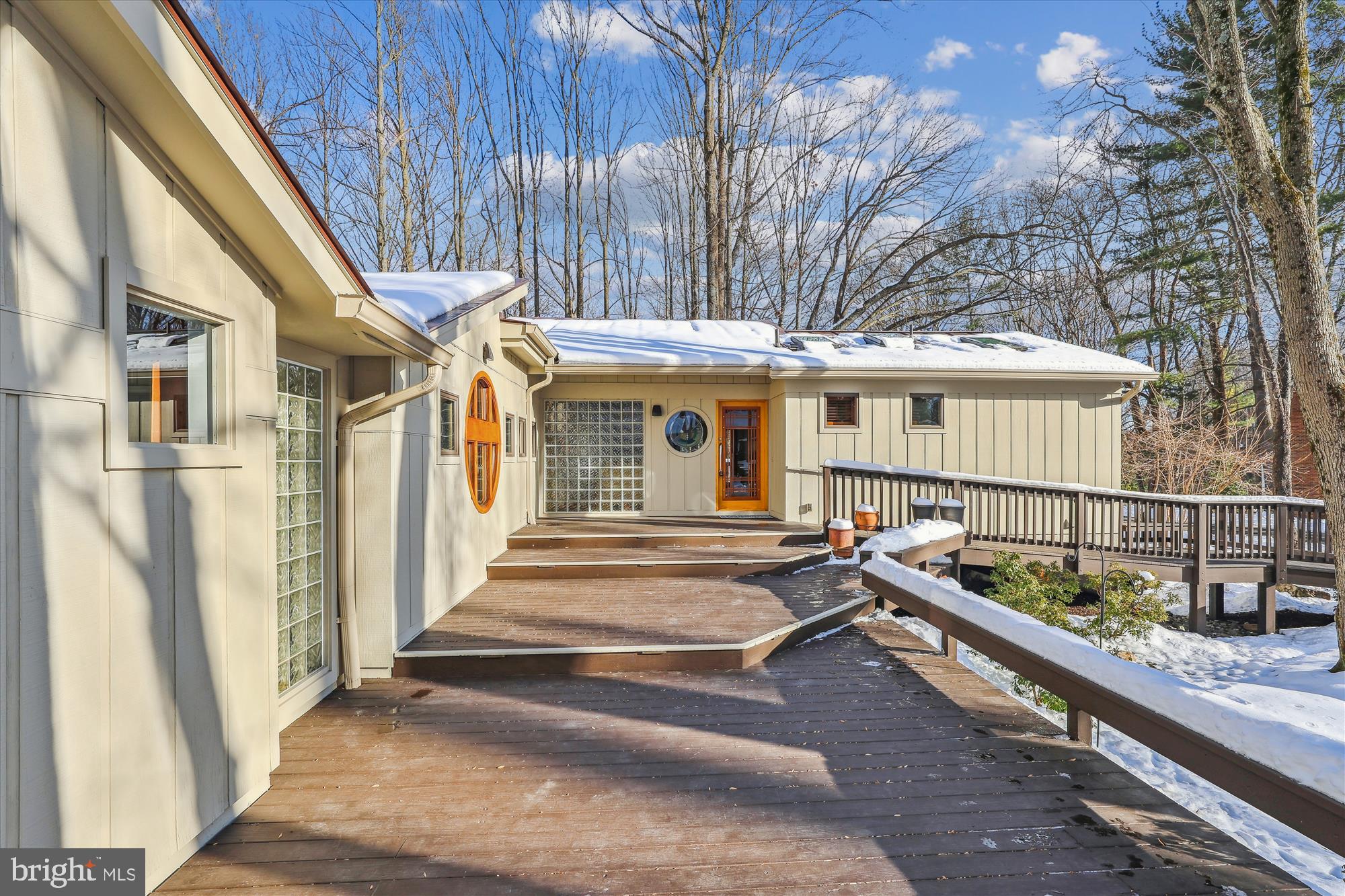 RESTON - Residential