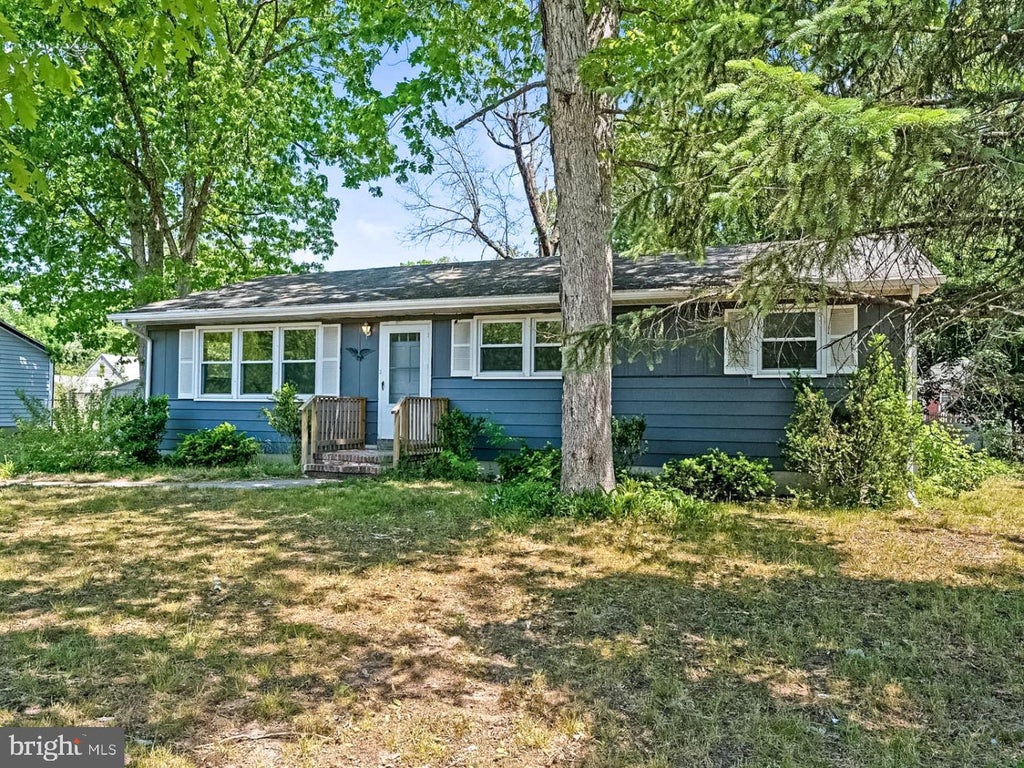 Photo of 443 Manor Avenue, MILLVILLE, NJ 08332 (MLS # NJCB2033496)