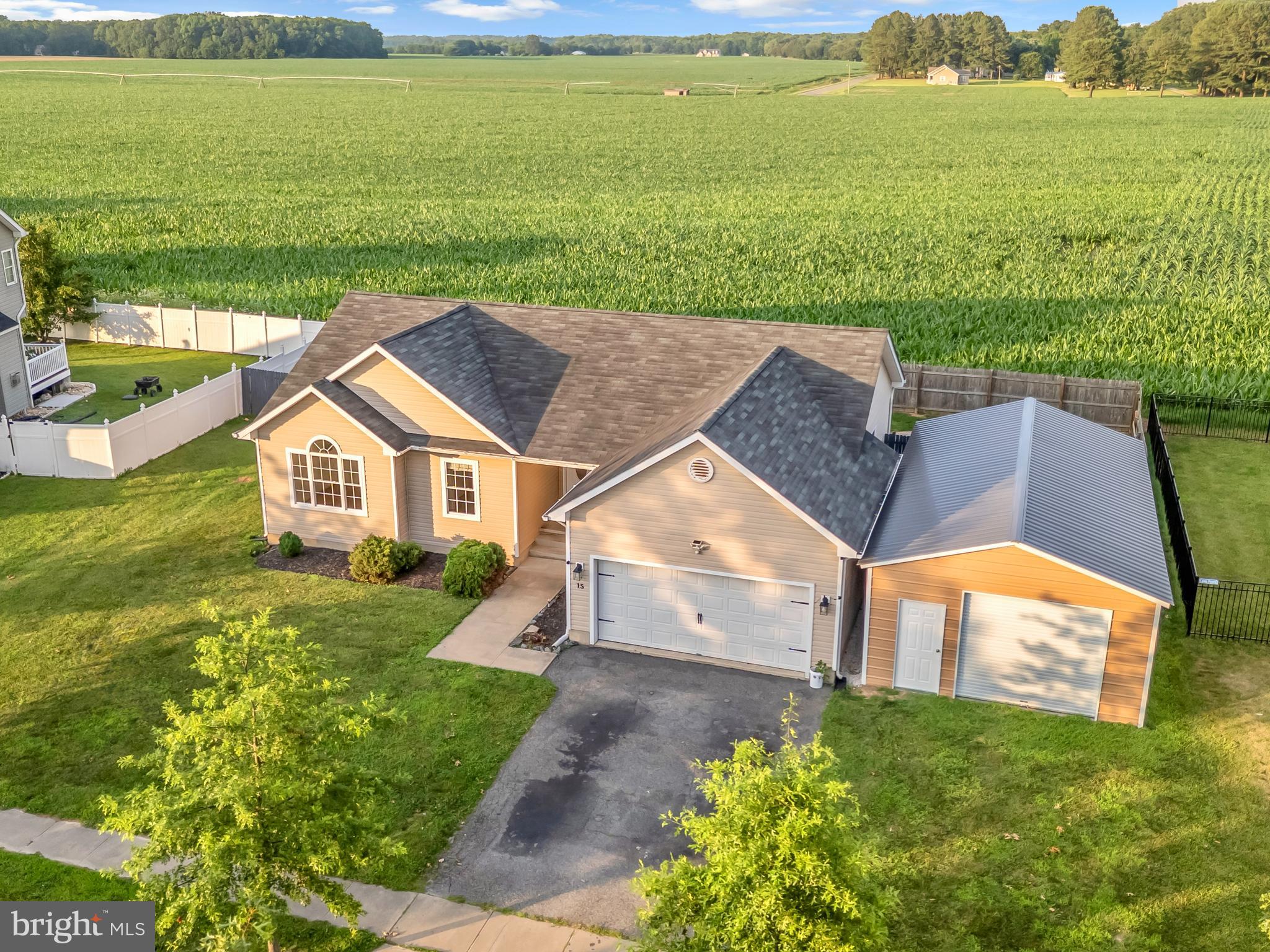 15 RIDGEWAY DR