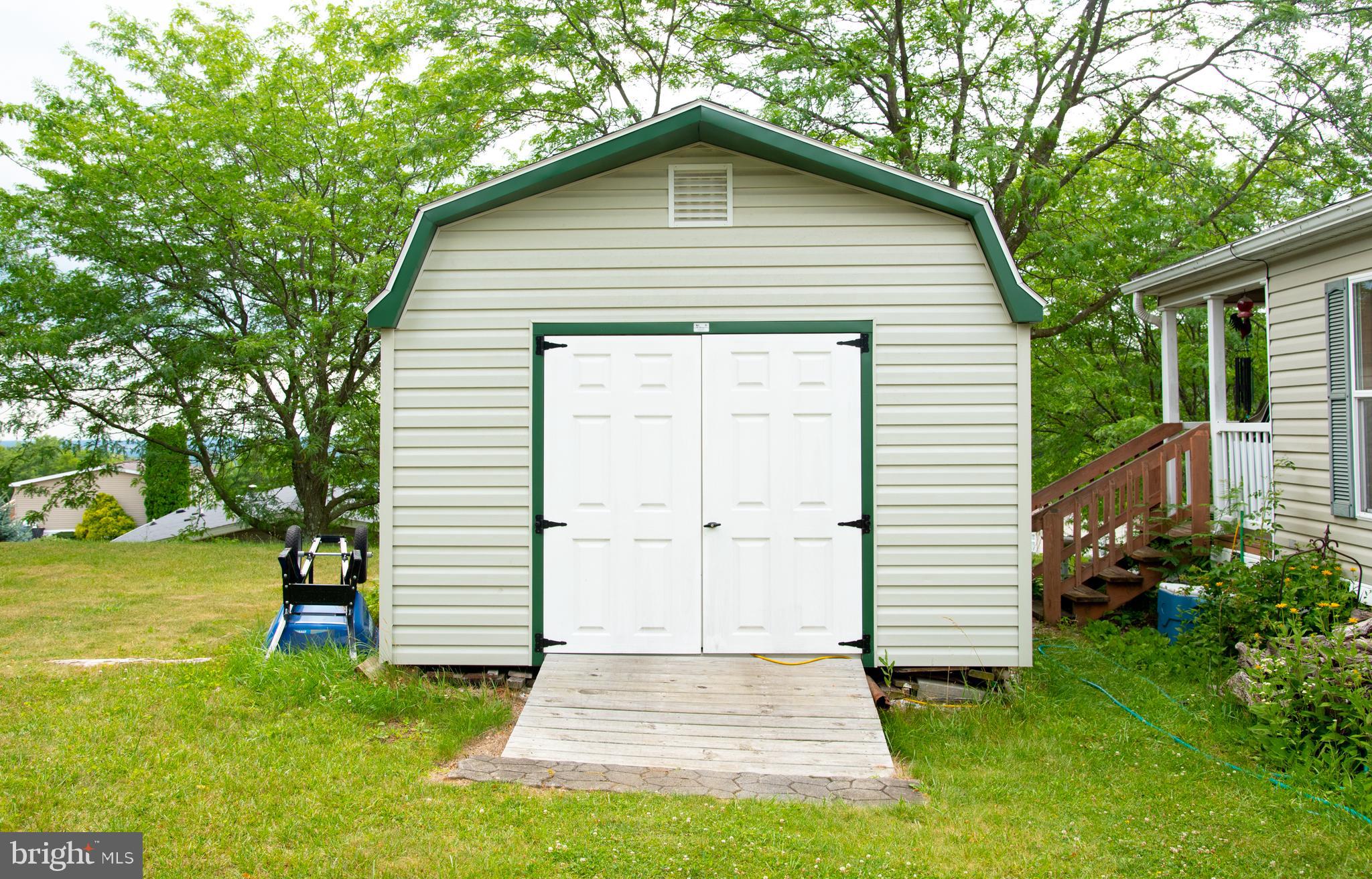 EAGLE VIEW MOBILE HOME PK - Residential