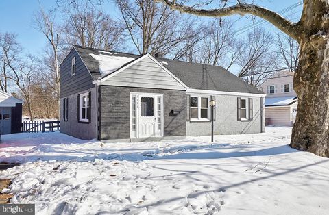 Homes For Sale - 1171 W County Line Road<br/> HATBORO, PA 19040