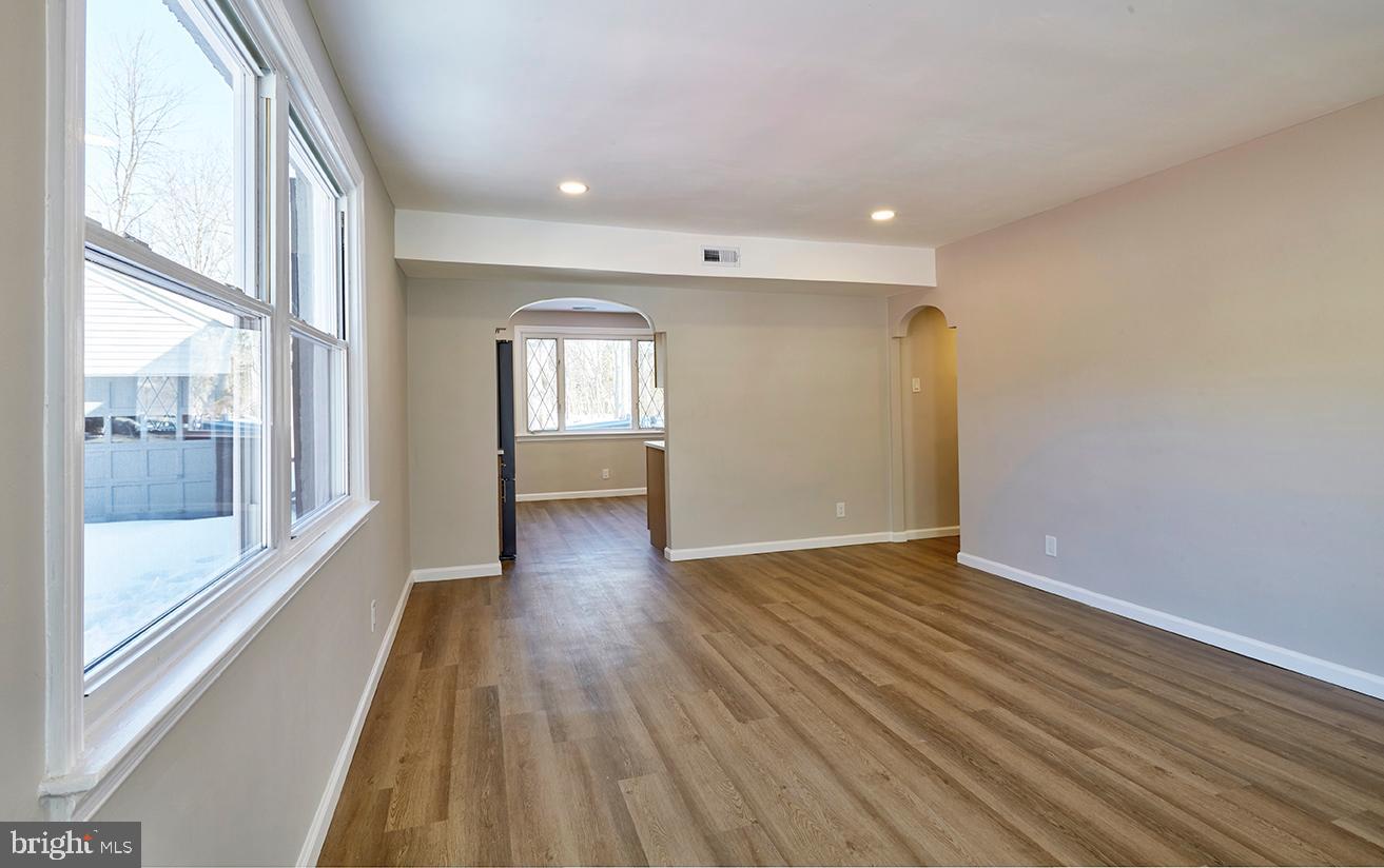 CASEY GDNS - Residential