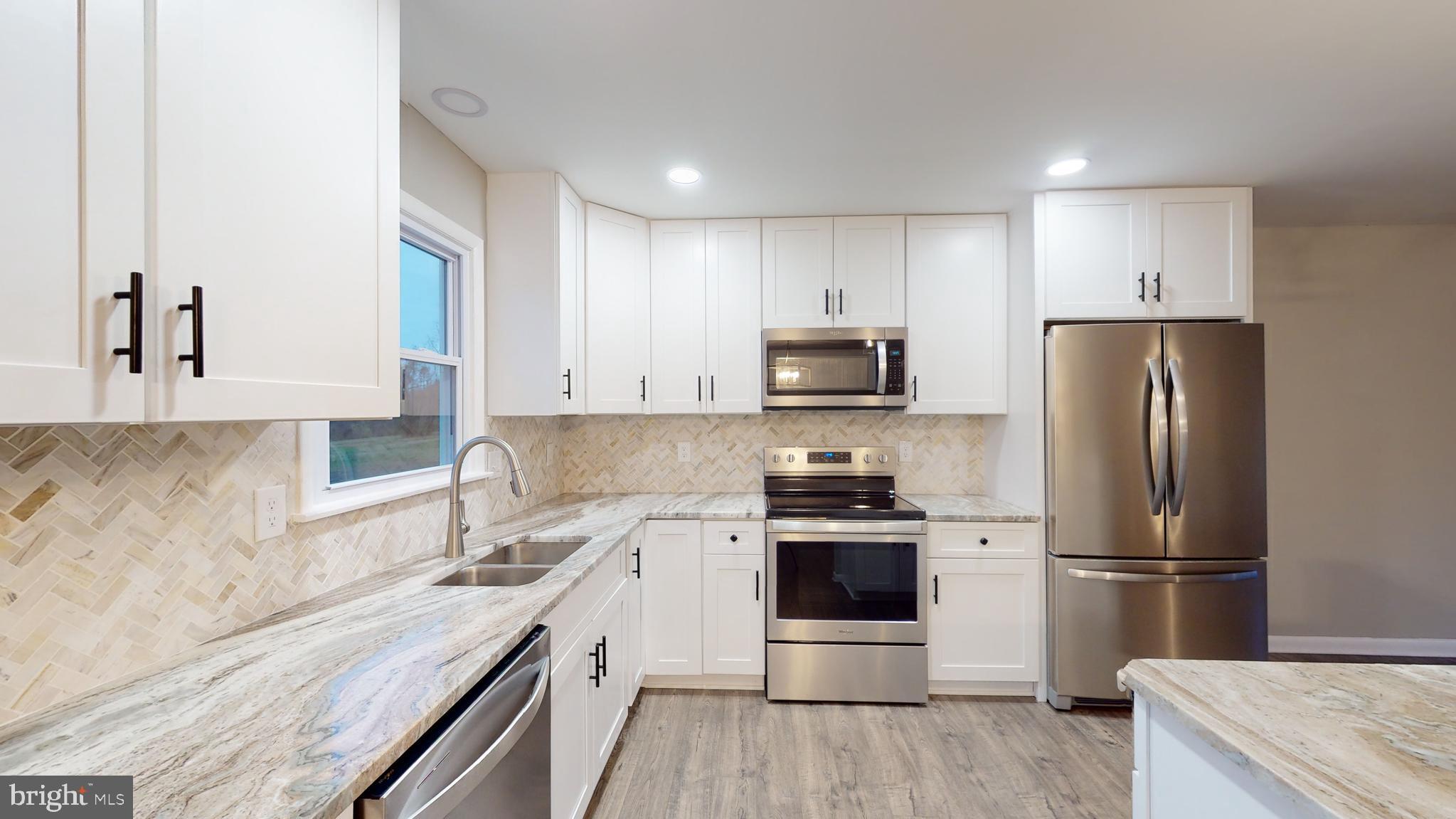 POPLAR WOODS - Residential