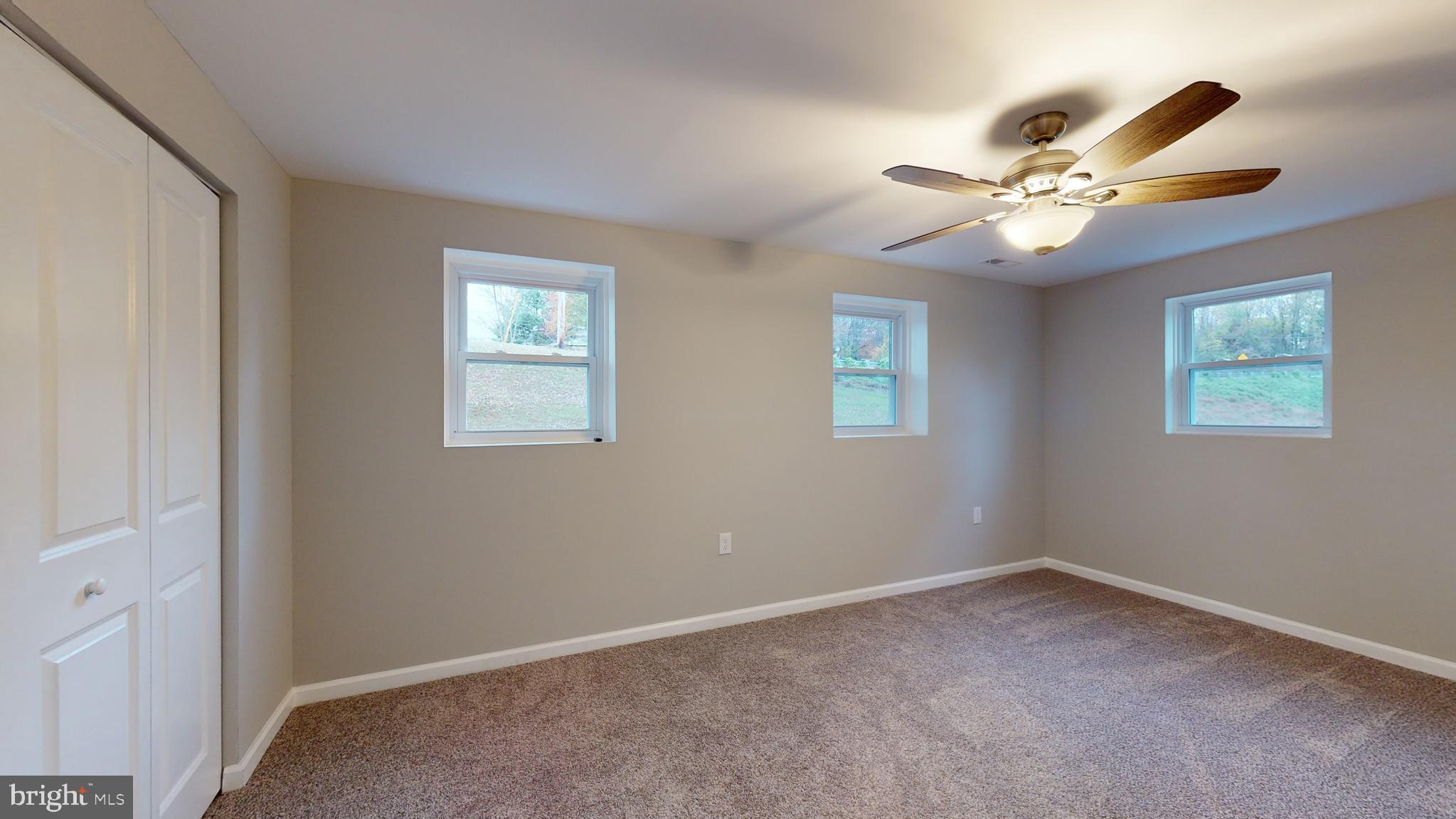 POPLAR WOODS - Residential