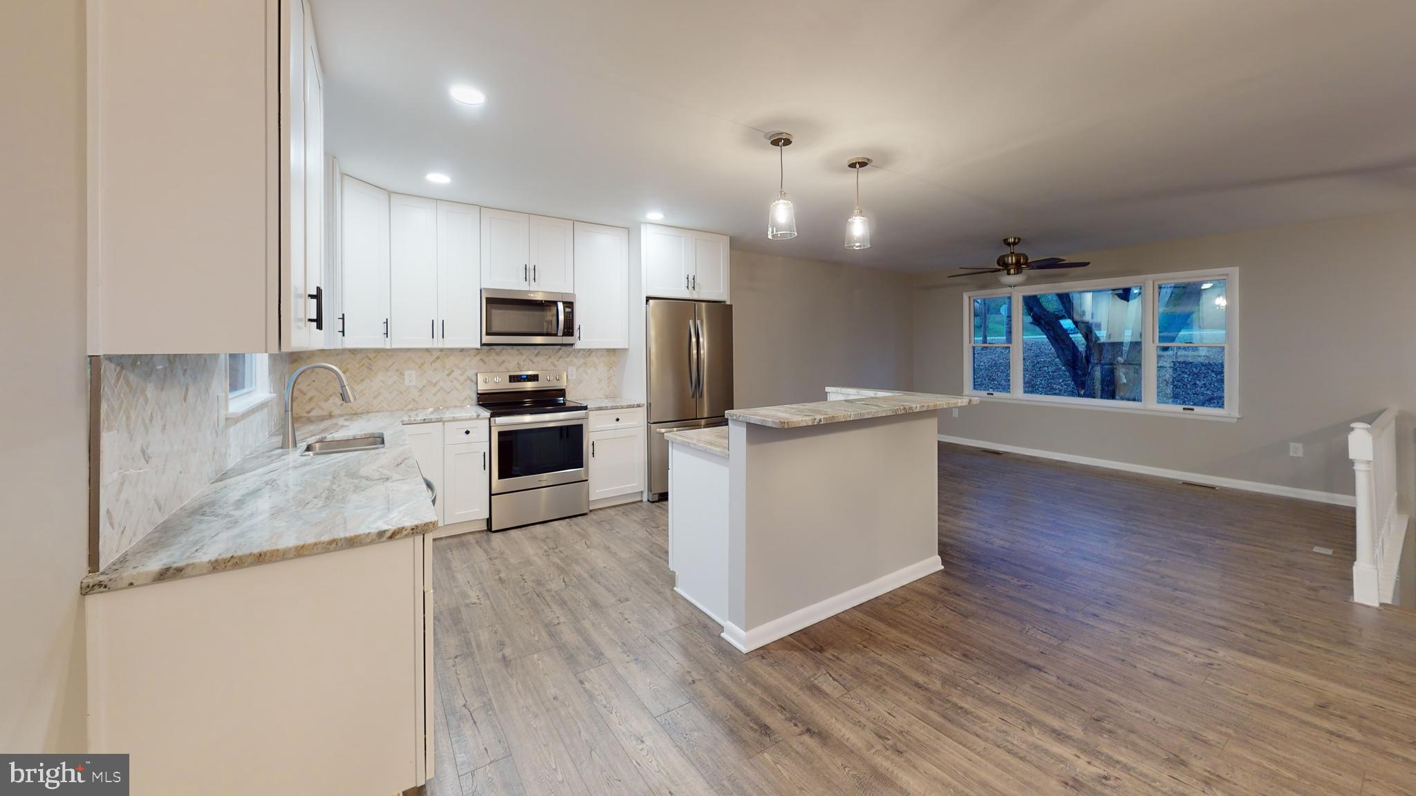 POPLAR WOODS - Residential