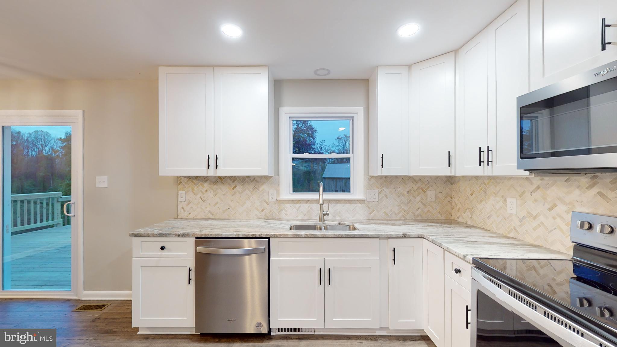 POPLAR WOODS - Residential