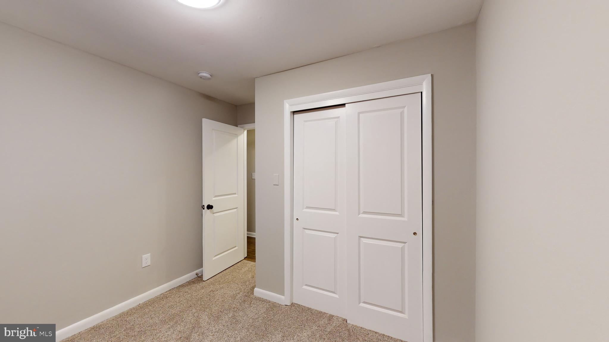 POPLAR WOODS - Residential