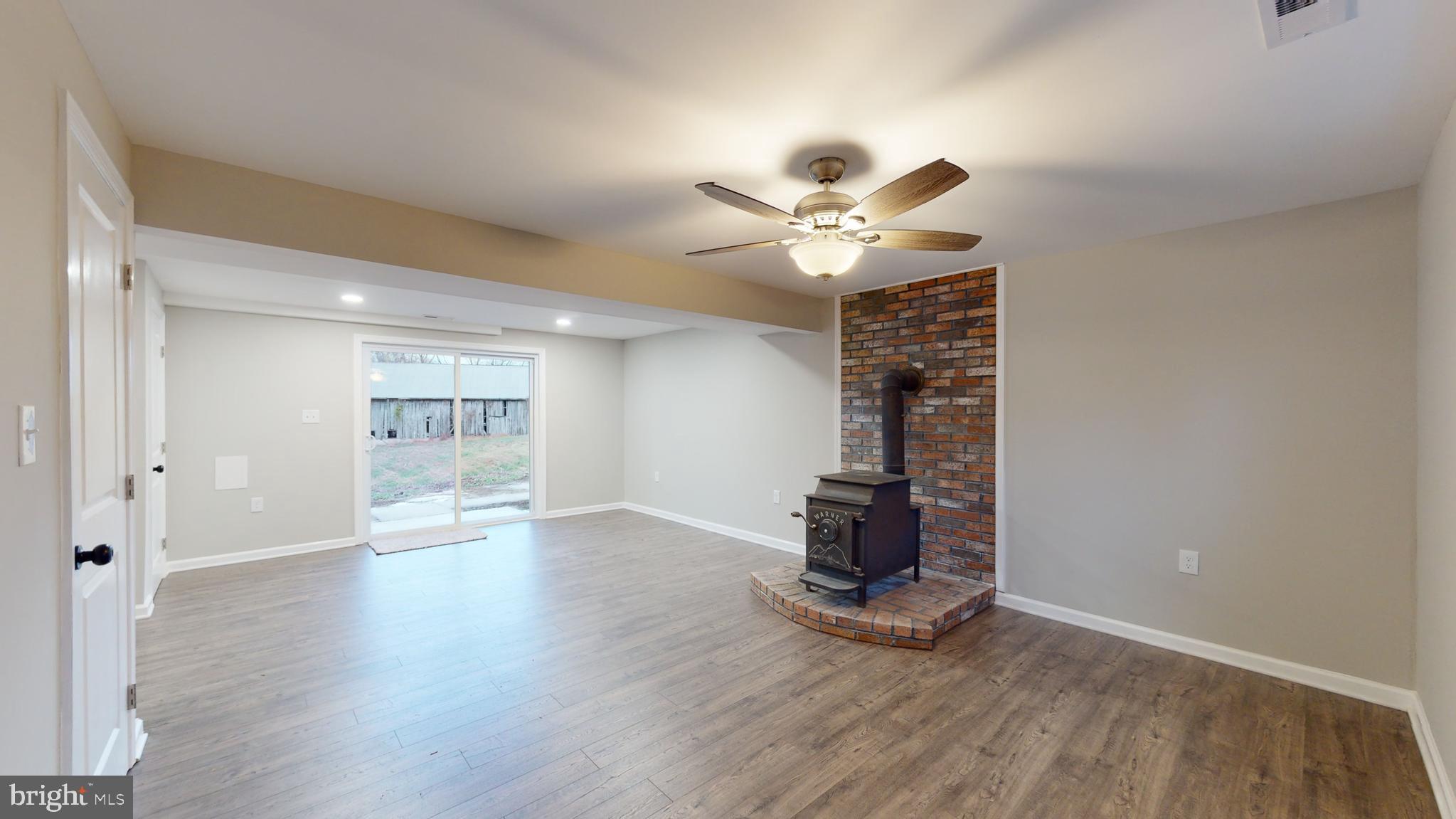 POPLAR WOODS - Residential