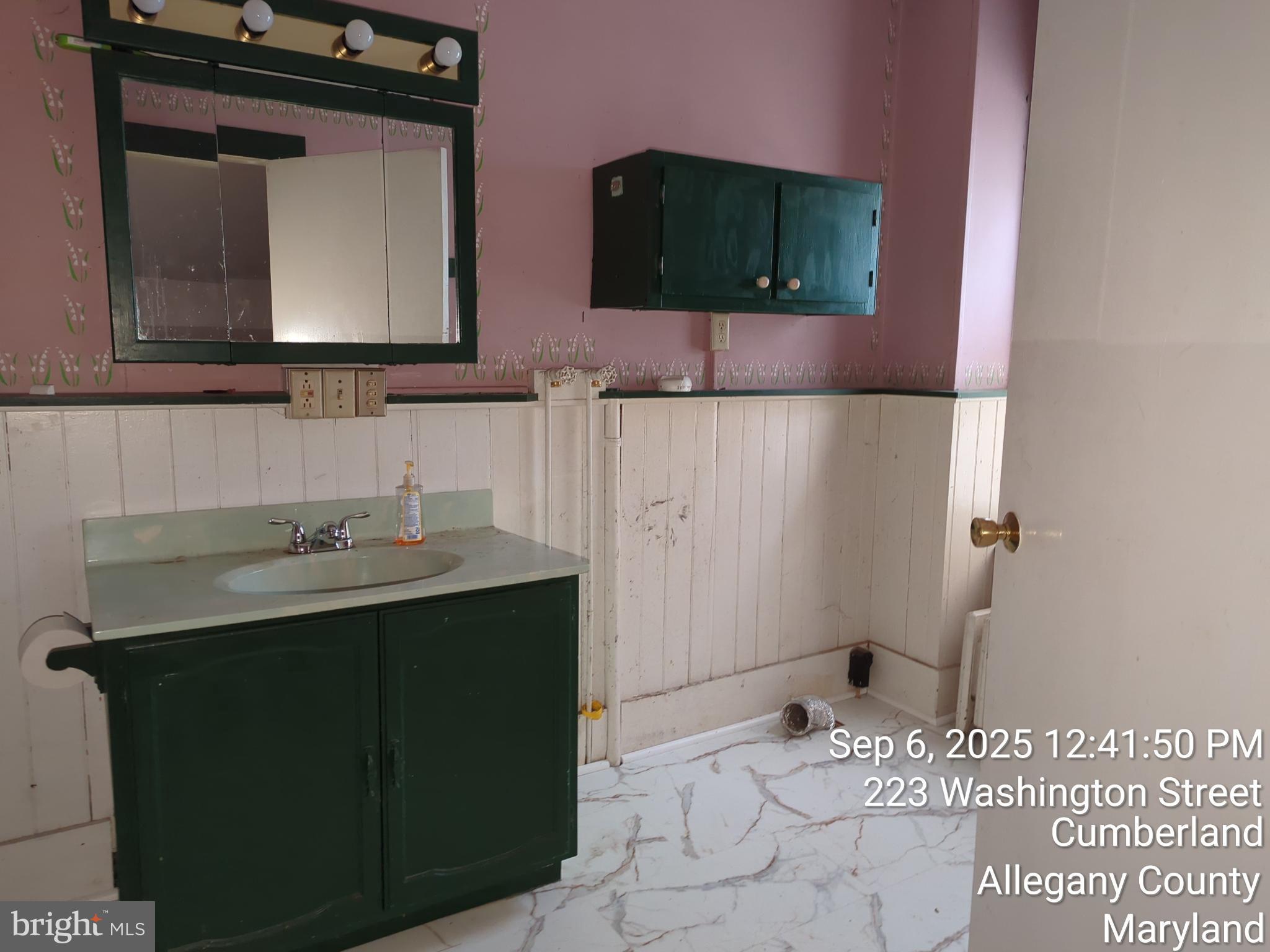 WEST SIDE - Residential Income