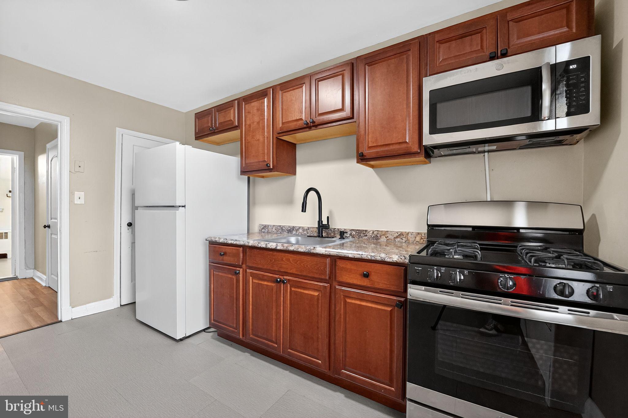 CEDARCROFT HISTORIC DISTRICT - Residential Lease