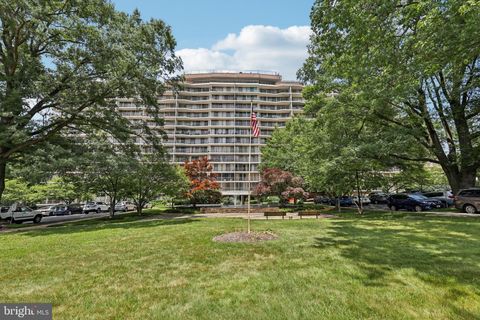 Photo of 3333 University Boulevard W #301, KENSINGTON, MD 20895 (MLS # MDMC2183604)