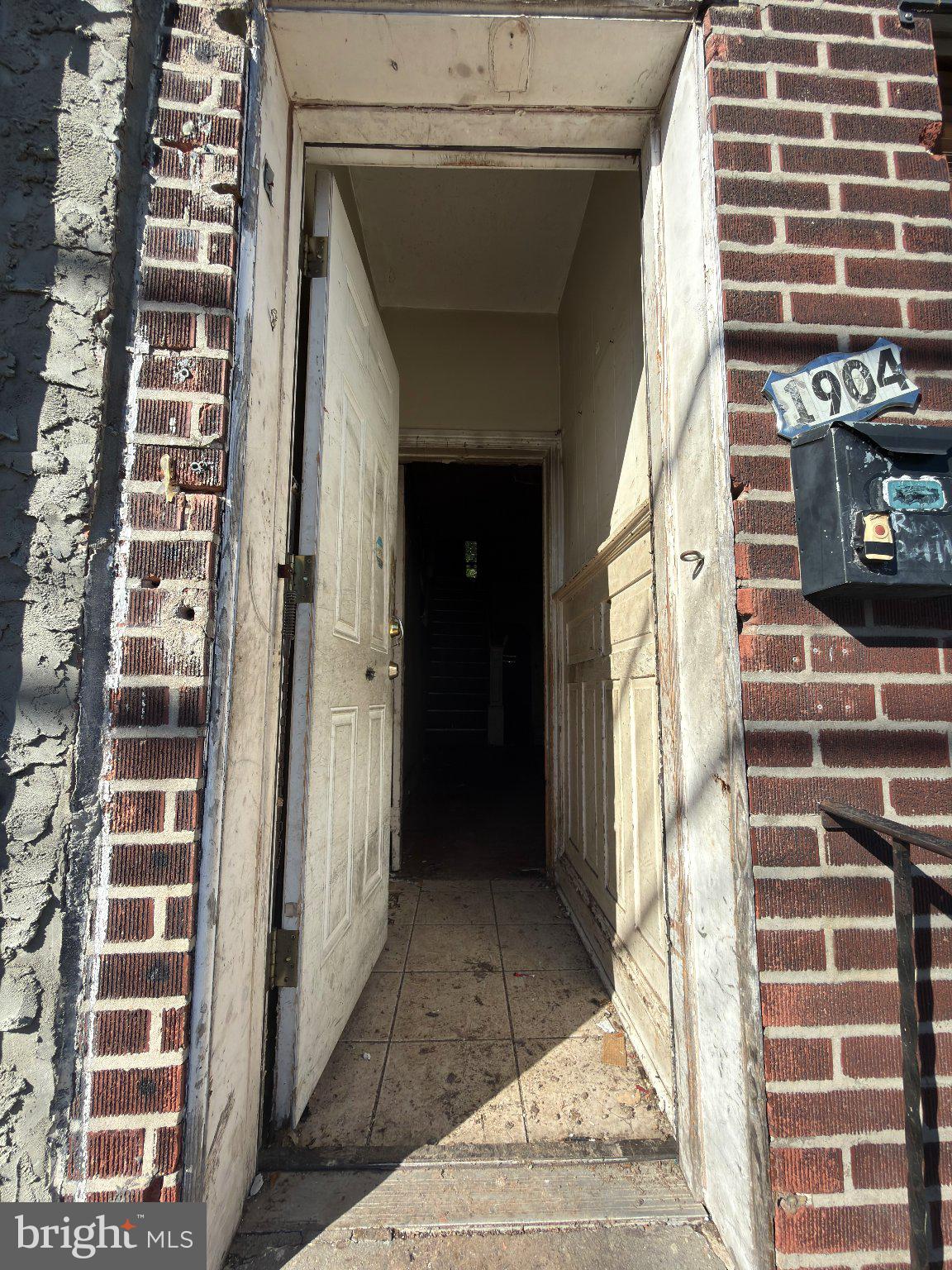 1904 E SOMERSET STREET