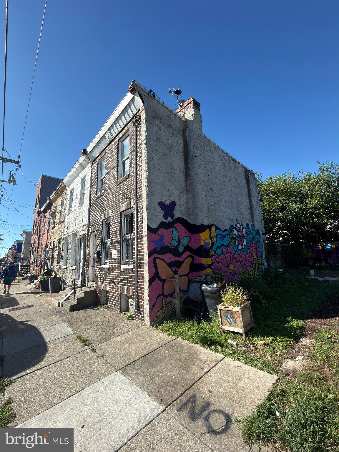 1904 E SOMERSET STREET