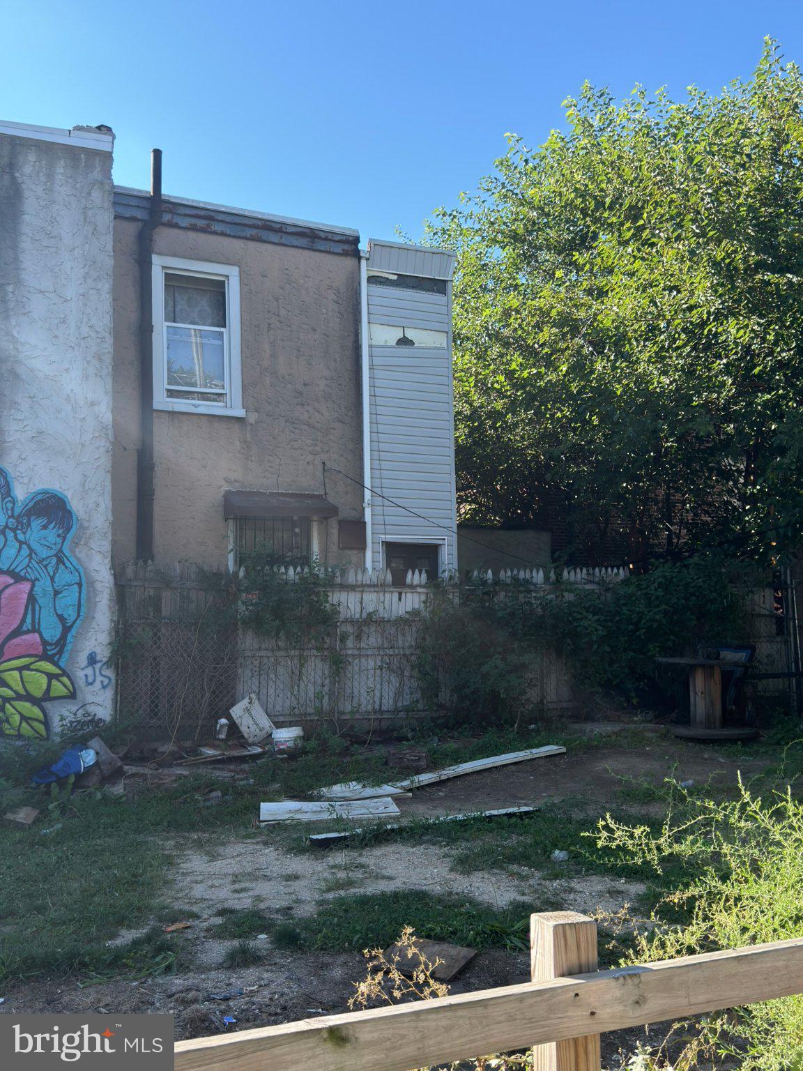 1904 E SOMERSET STREET
