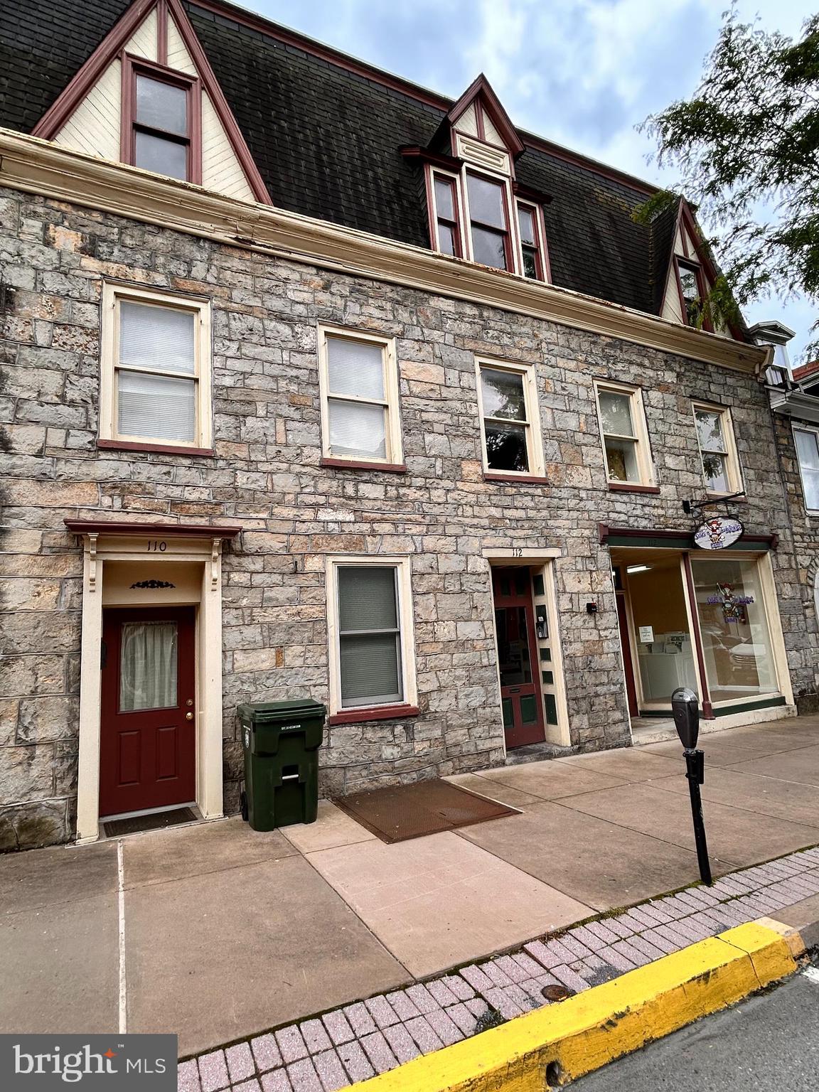 110-112 W BISHOP STREET