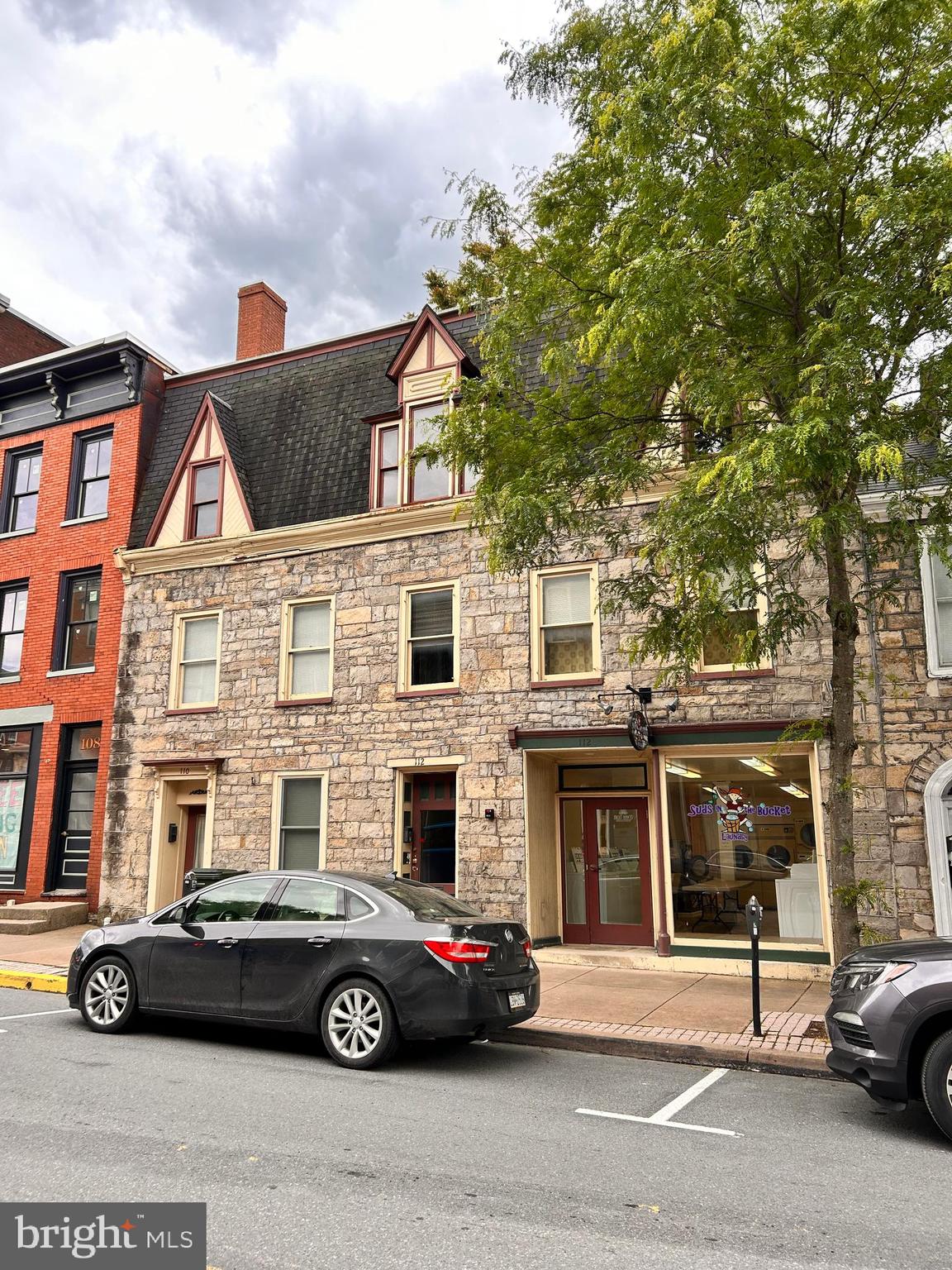 110-112 W BISHOP STREET