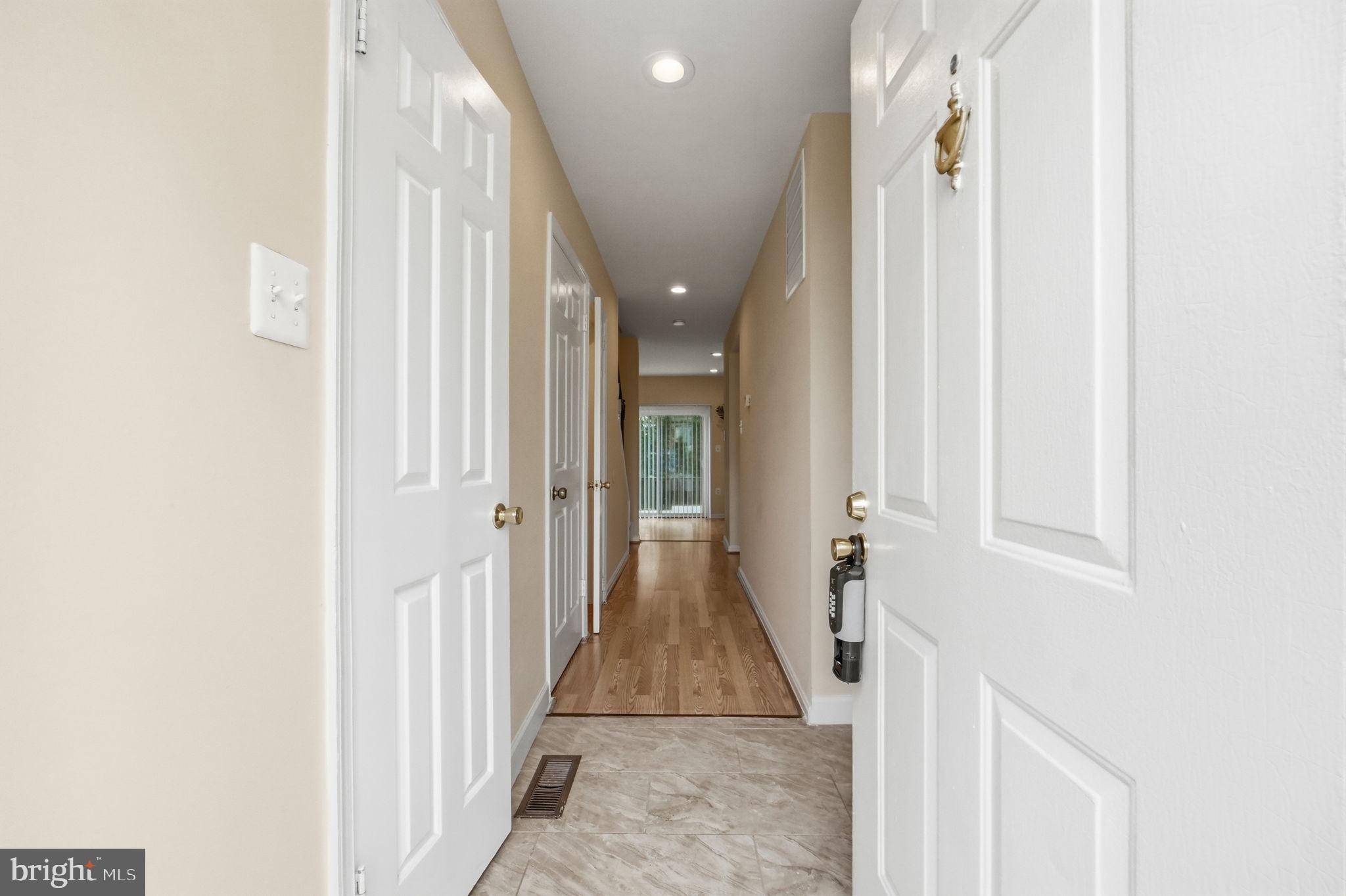 SPRINGFIELD SQUARE - Residential