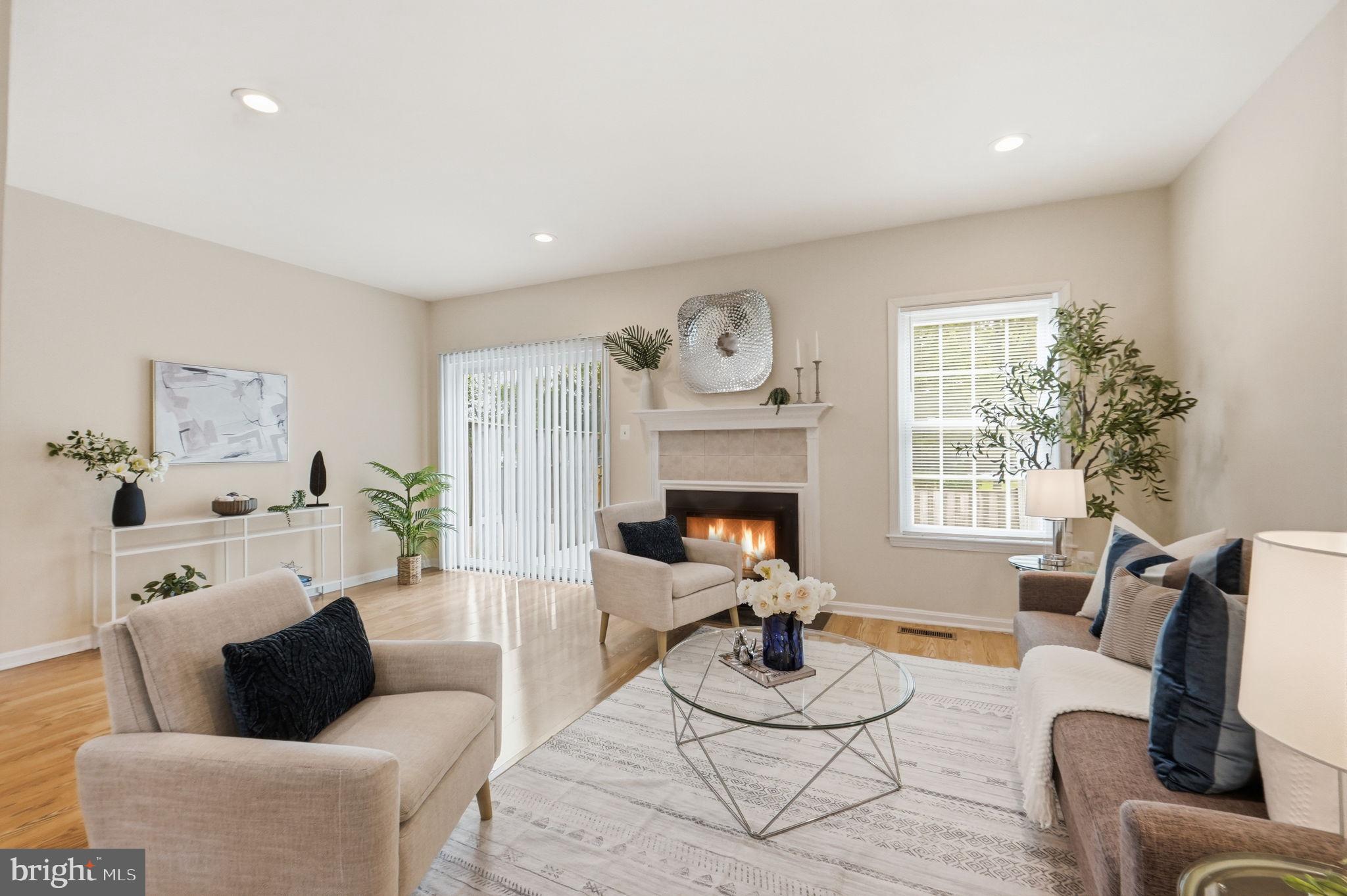 SPRINGFIELD SQUARE - Residential