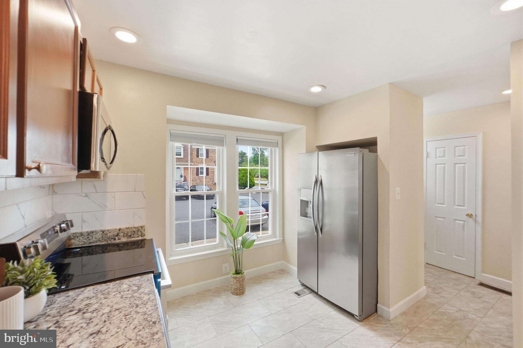 SPRINGFIELD SQUARE - Residential