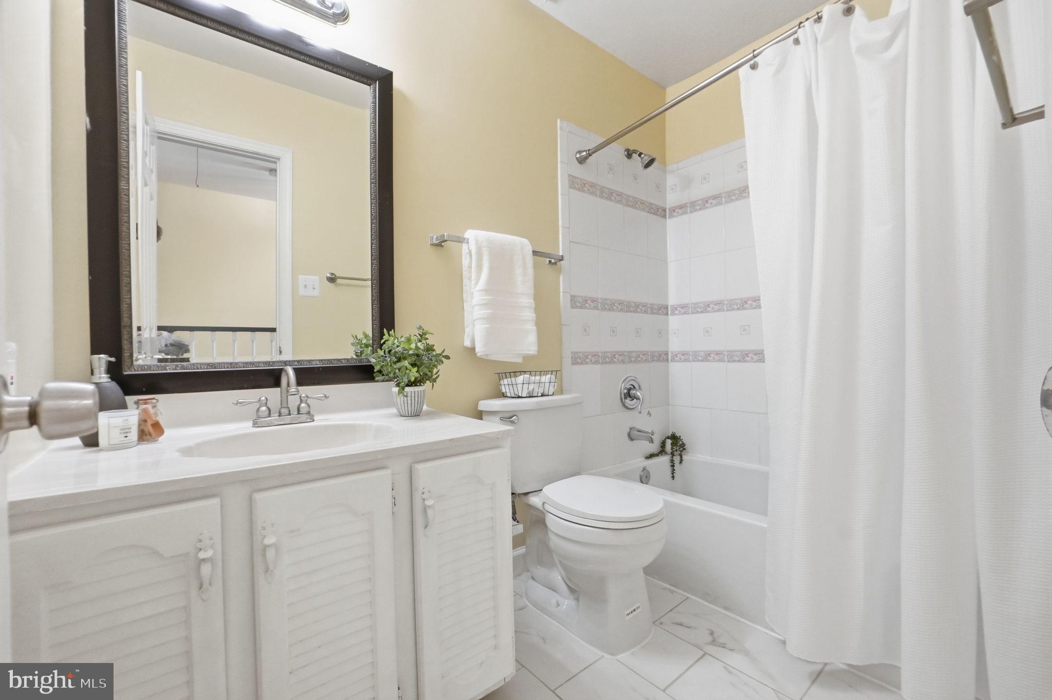 SPRINGFIELD SQUARE - Residential