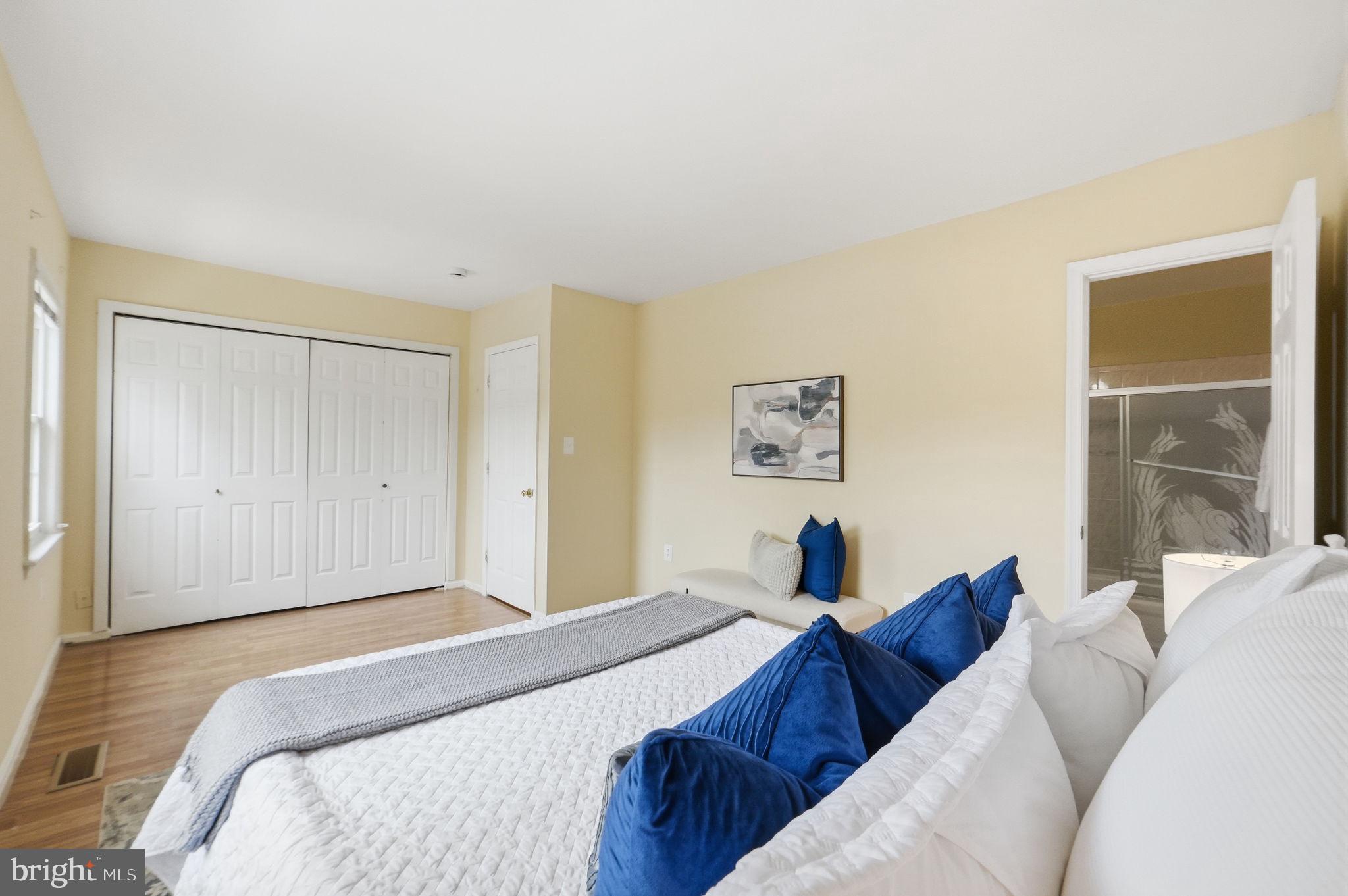 SPRINGFIELD SQUARE - Residential