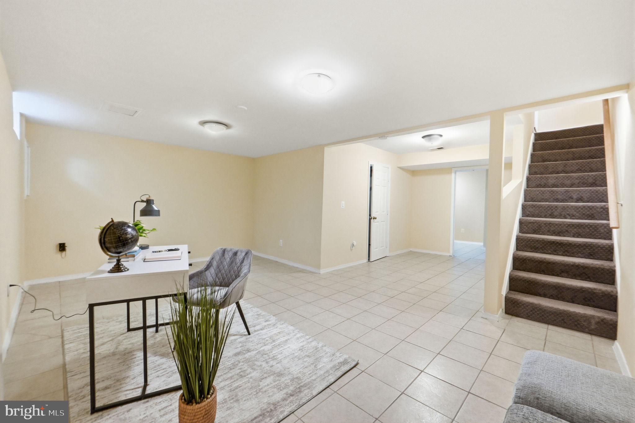 SPRINGFIELD SQUARE - Residential