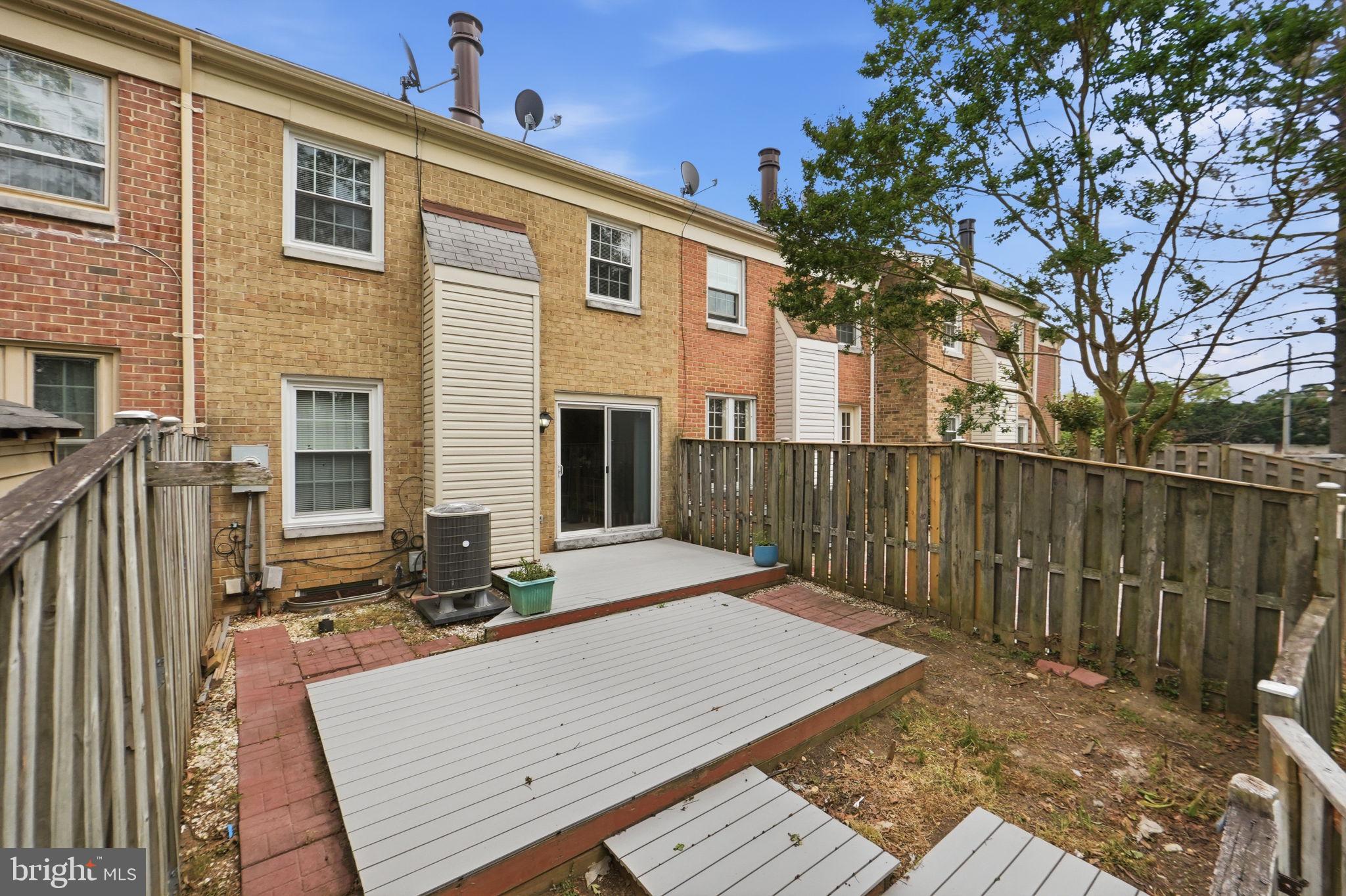 SPRINGFIELD SQUARE - Residential