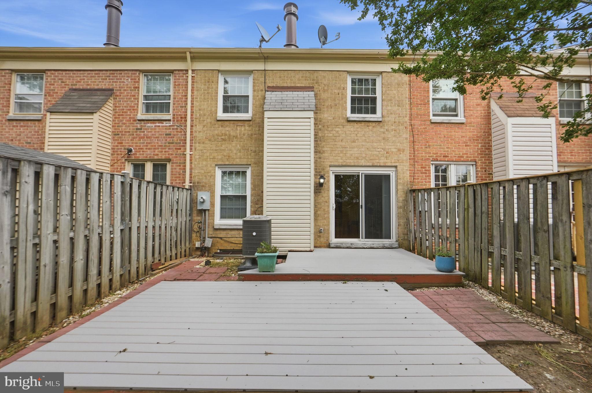 SPRINGFIELD SQUARE - Residential