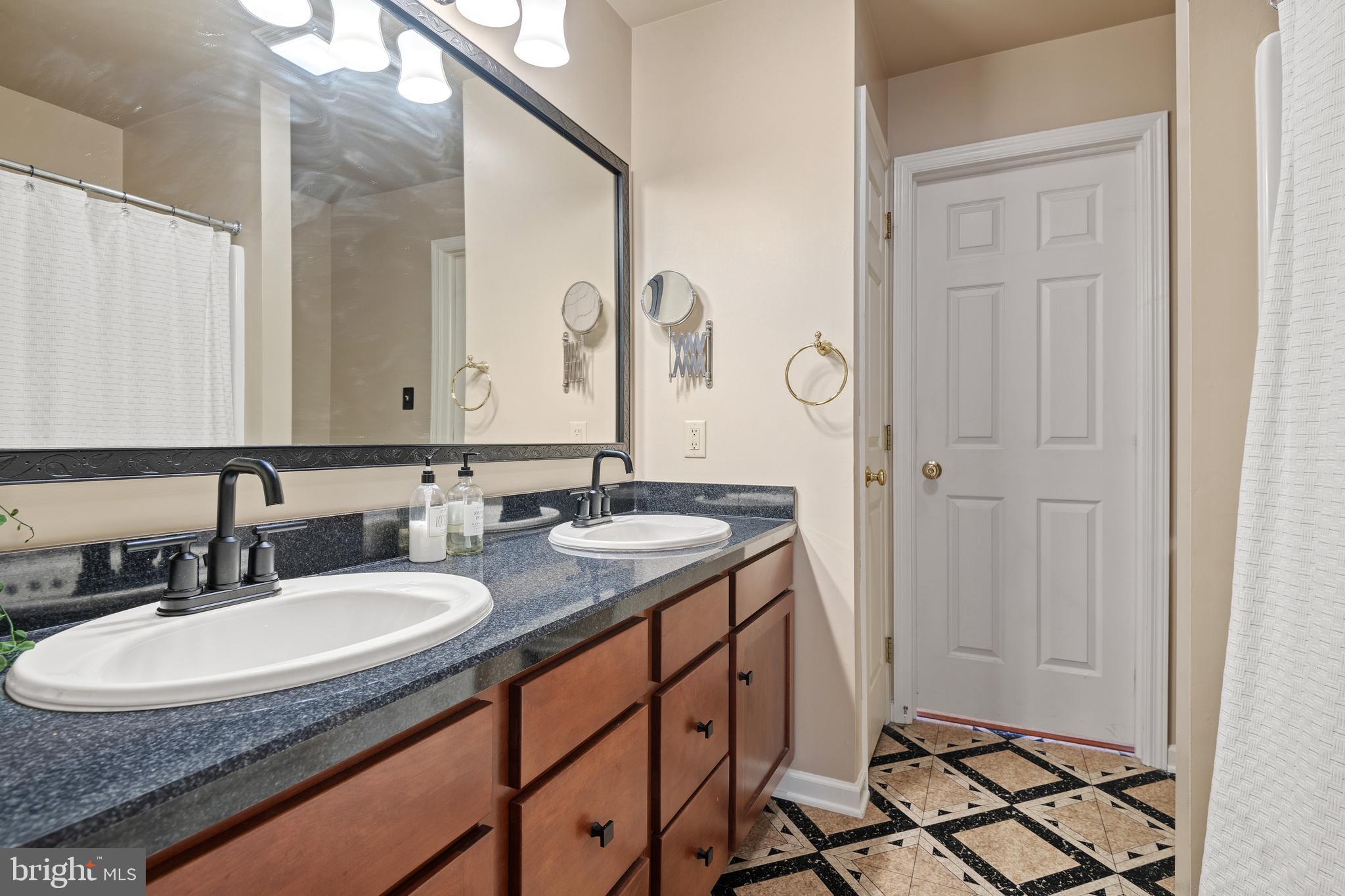 SUMMIT HILLS - Residential