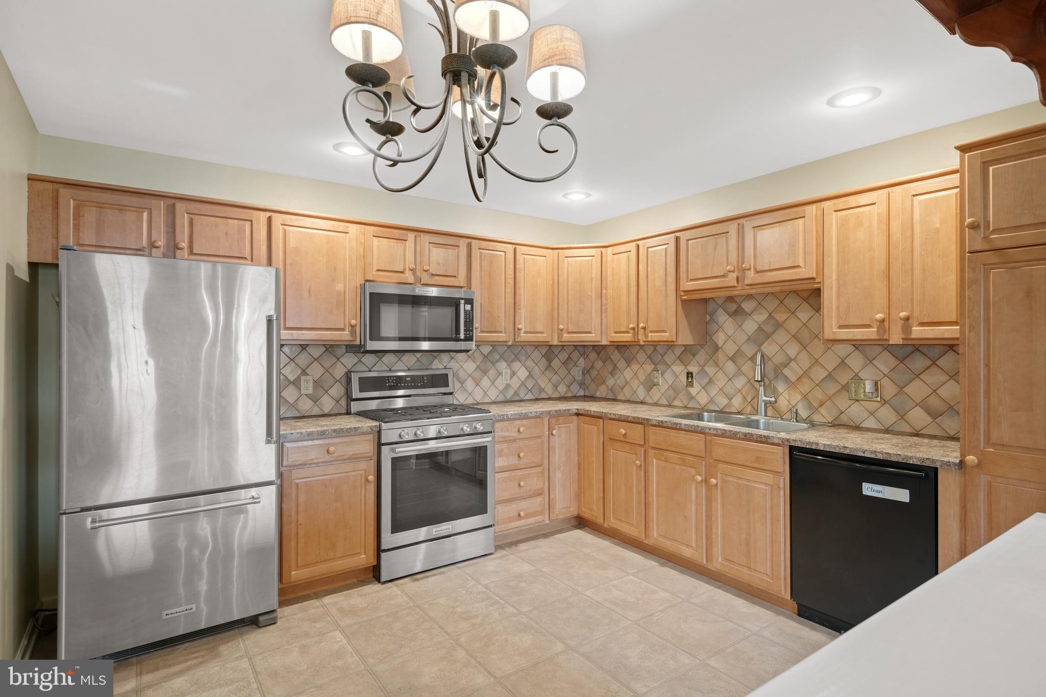 SUMMIT HILLS - Residential