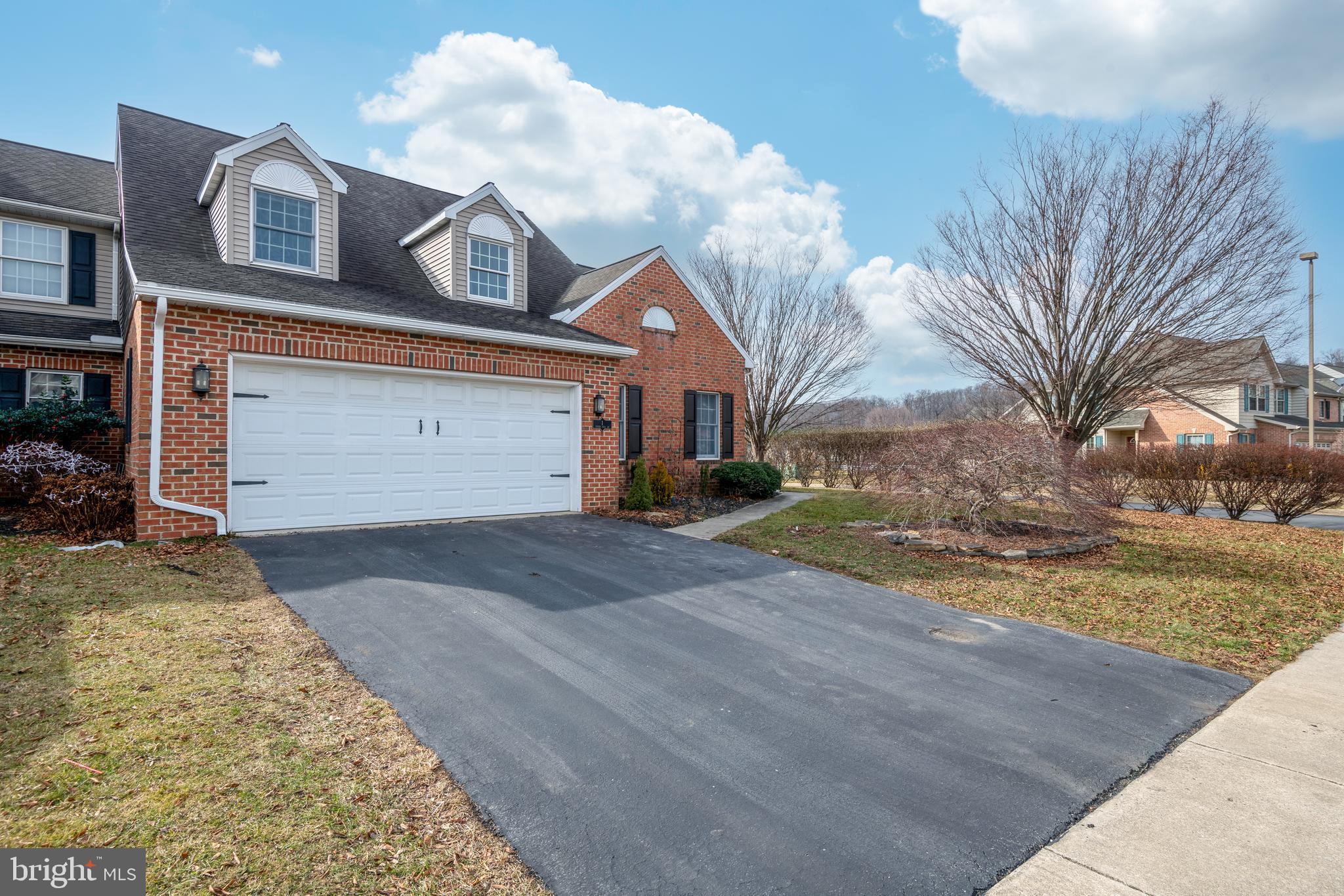 SUMMIT HILLS - Residential