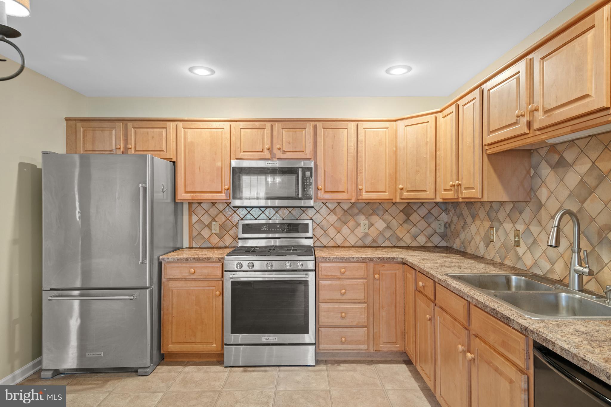 SUMMIT HILLS - Residential