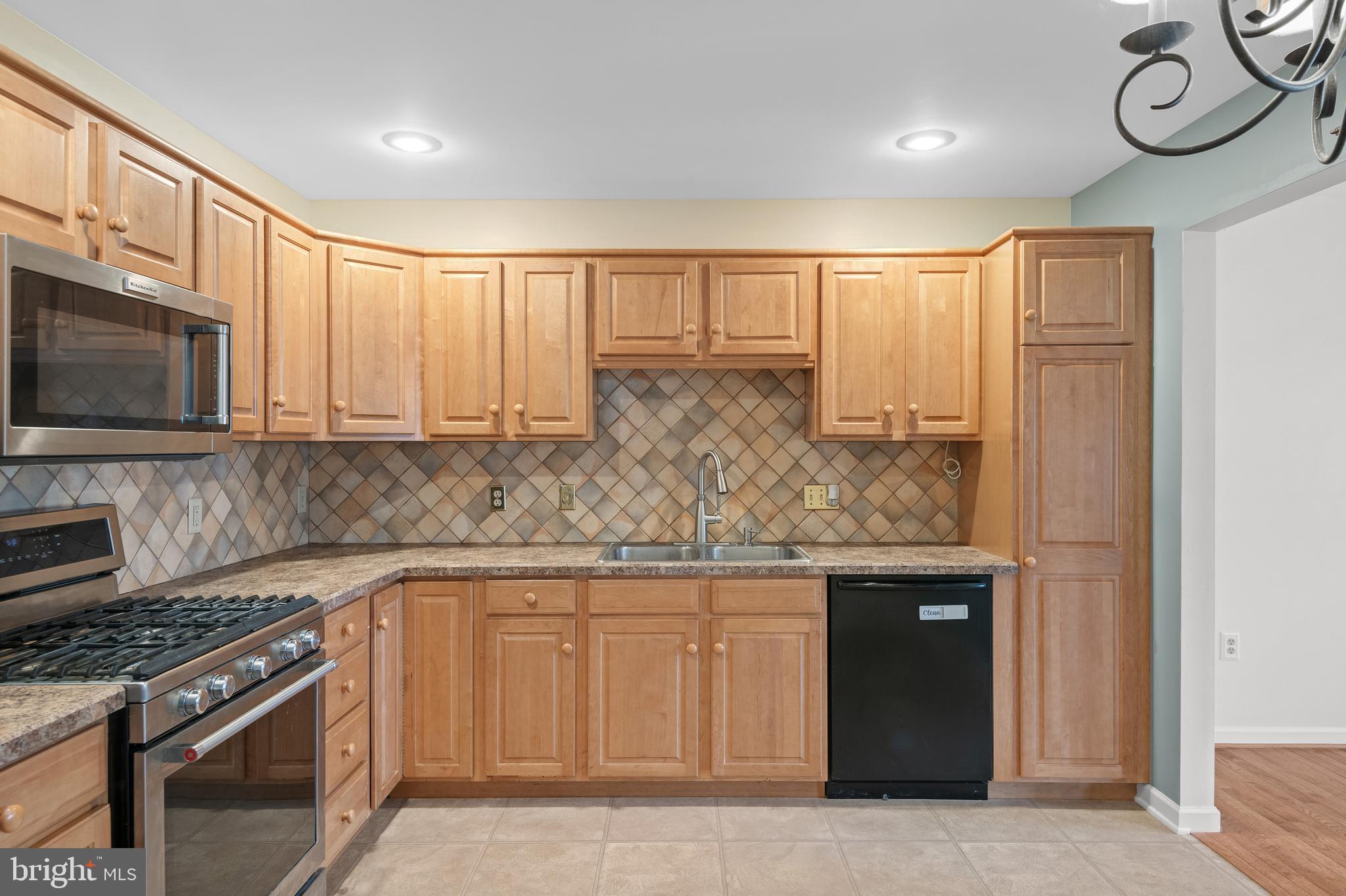 SUMMIT HILLS - Residential