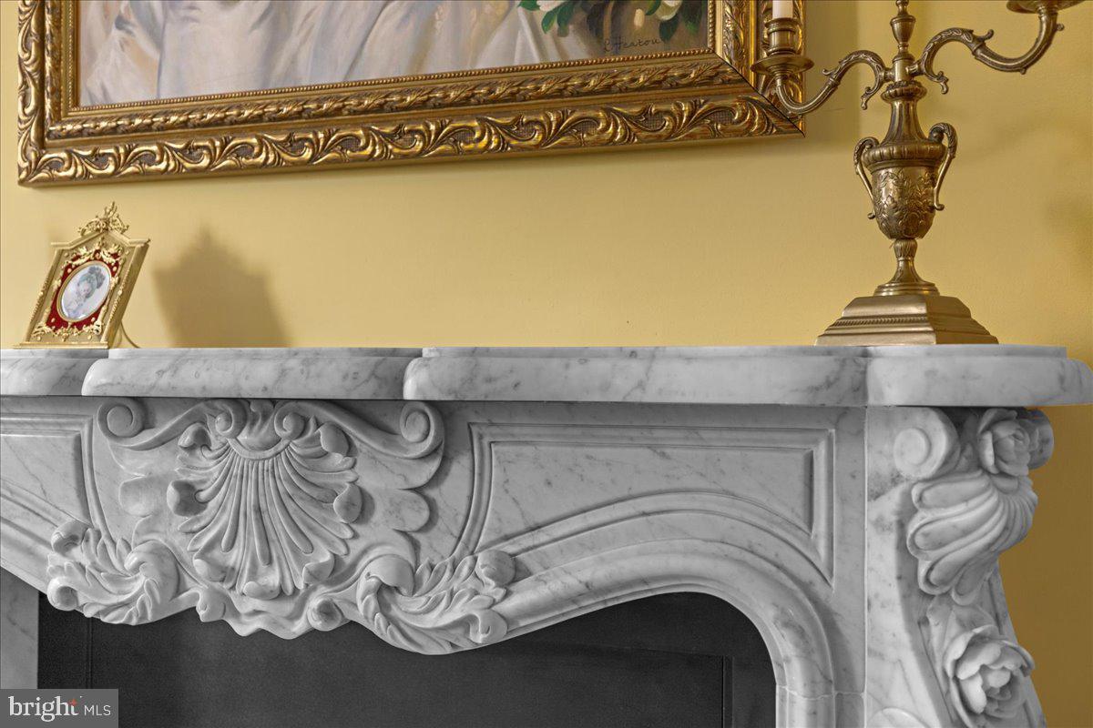 QUEEN VILLAGE - Residential