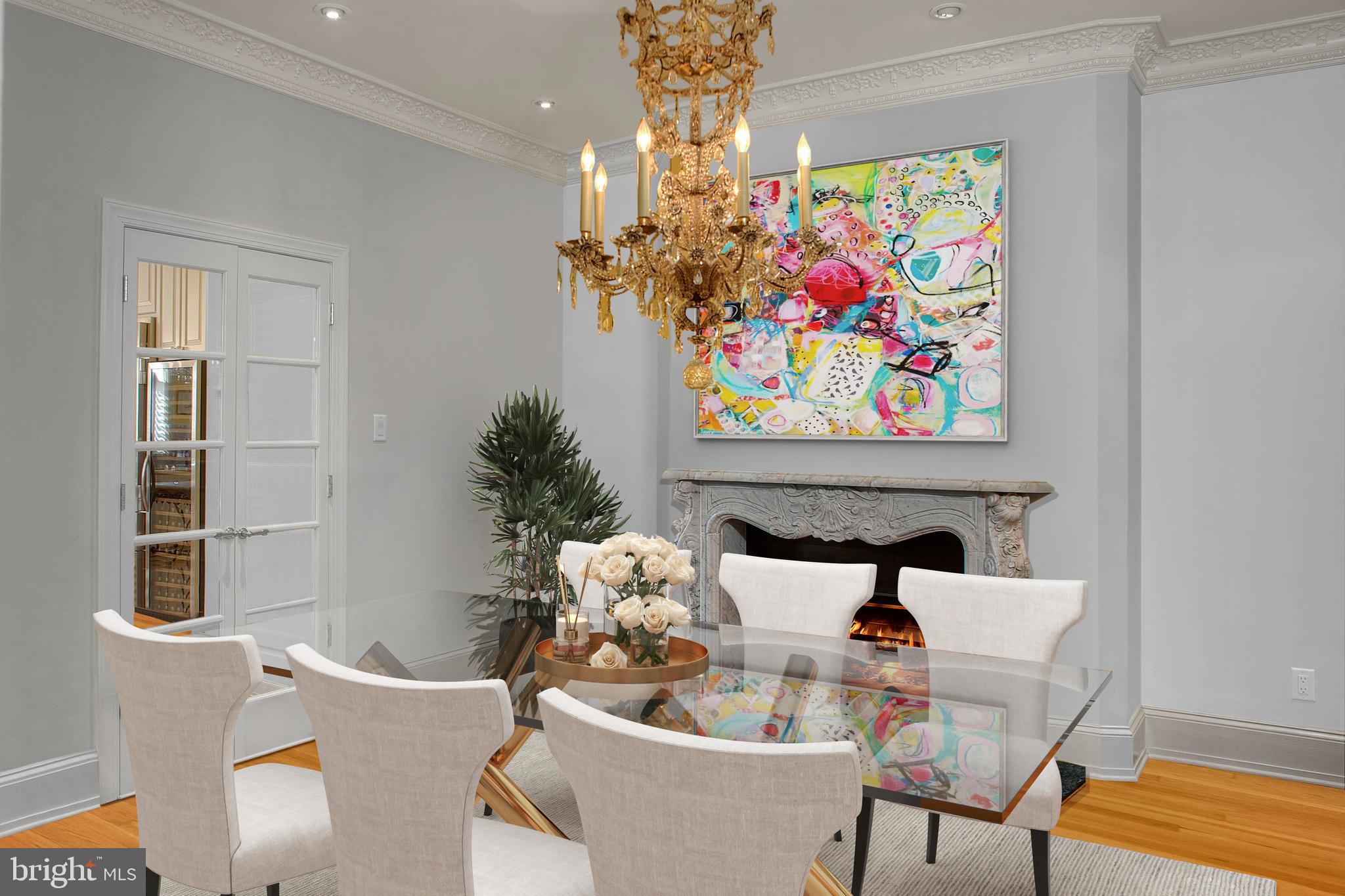 QUEEN VILLAGE - Residential