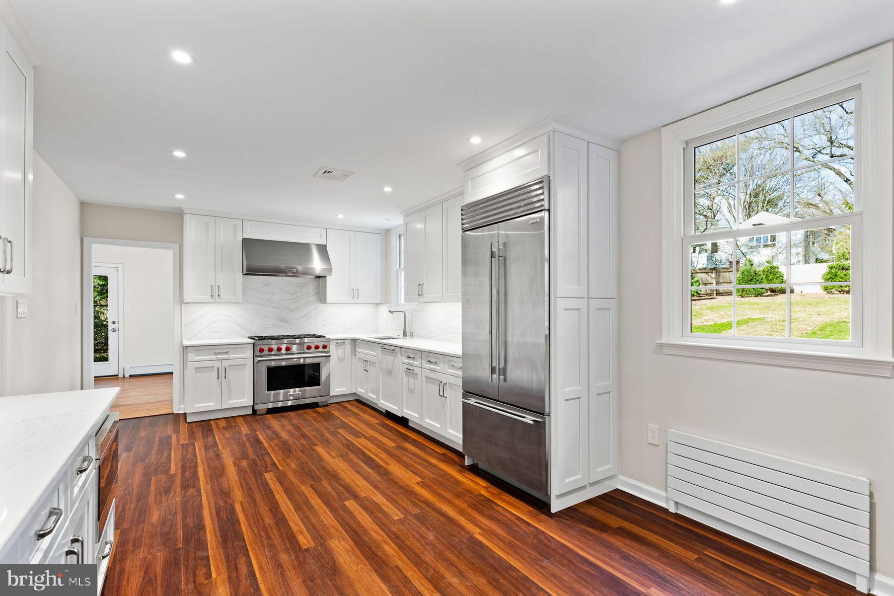 CHESTNUT HILL - Residential