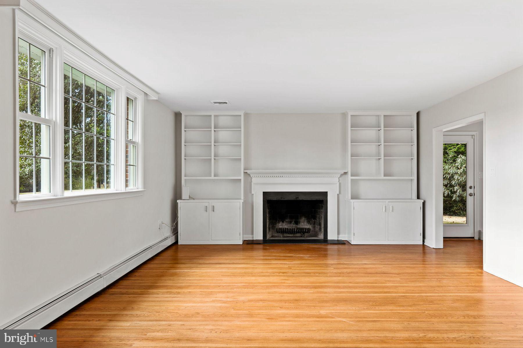 CHESTNUT HILL - Residential