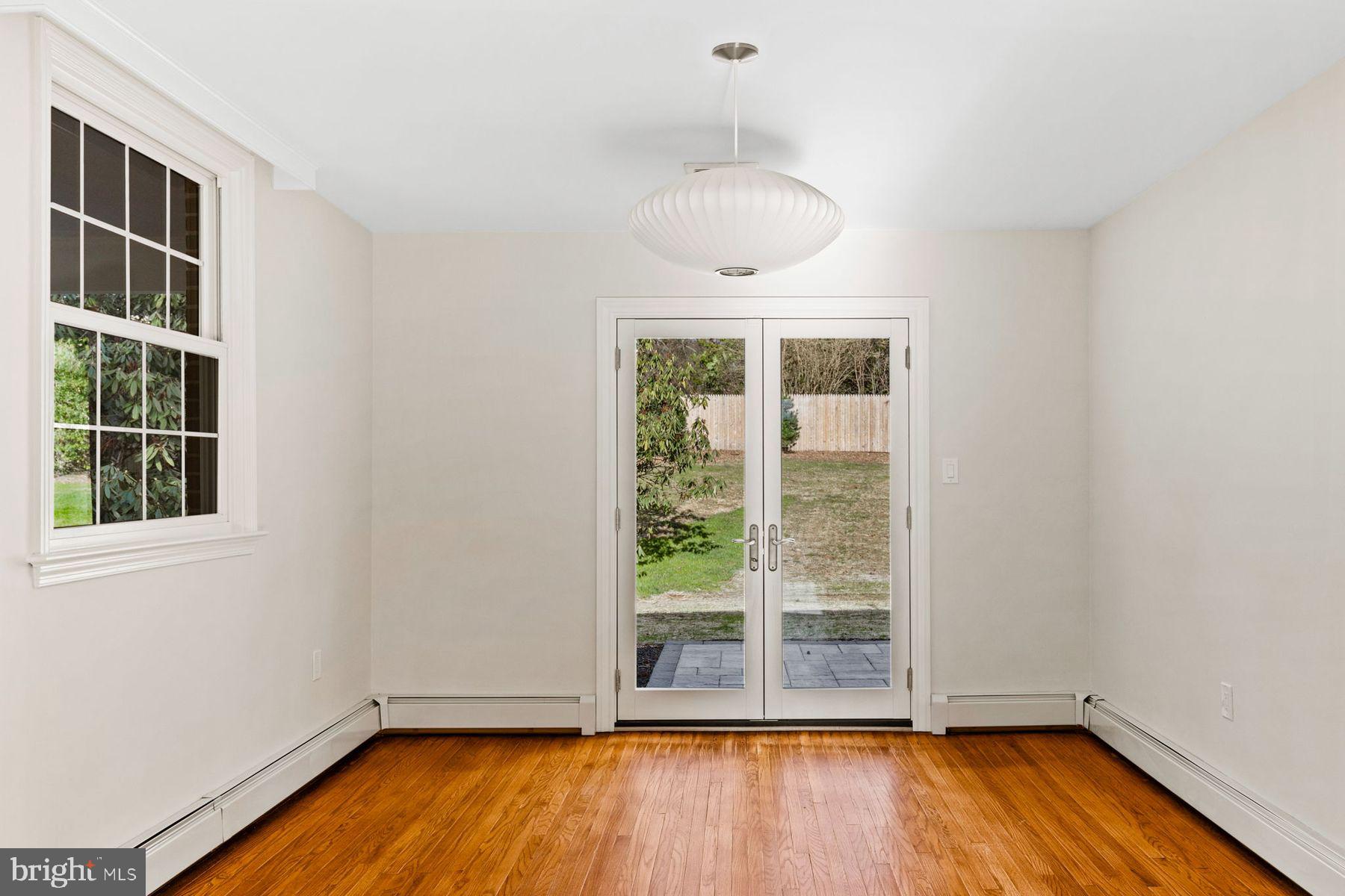 CHESTNUT HILL - Residential